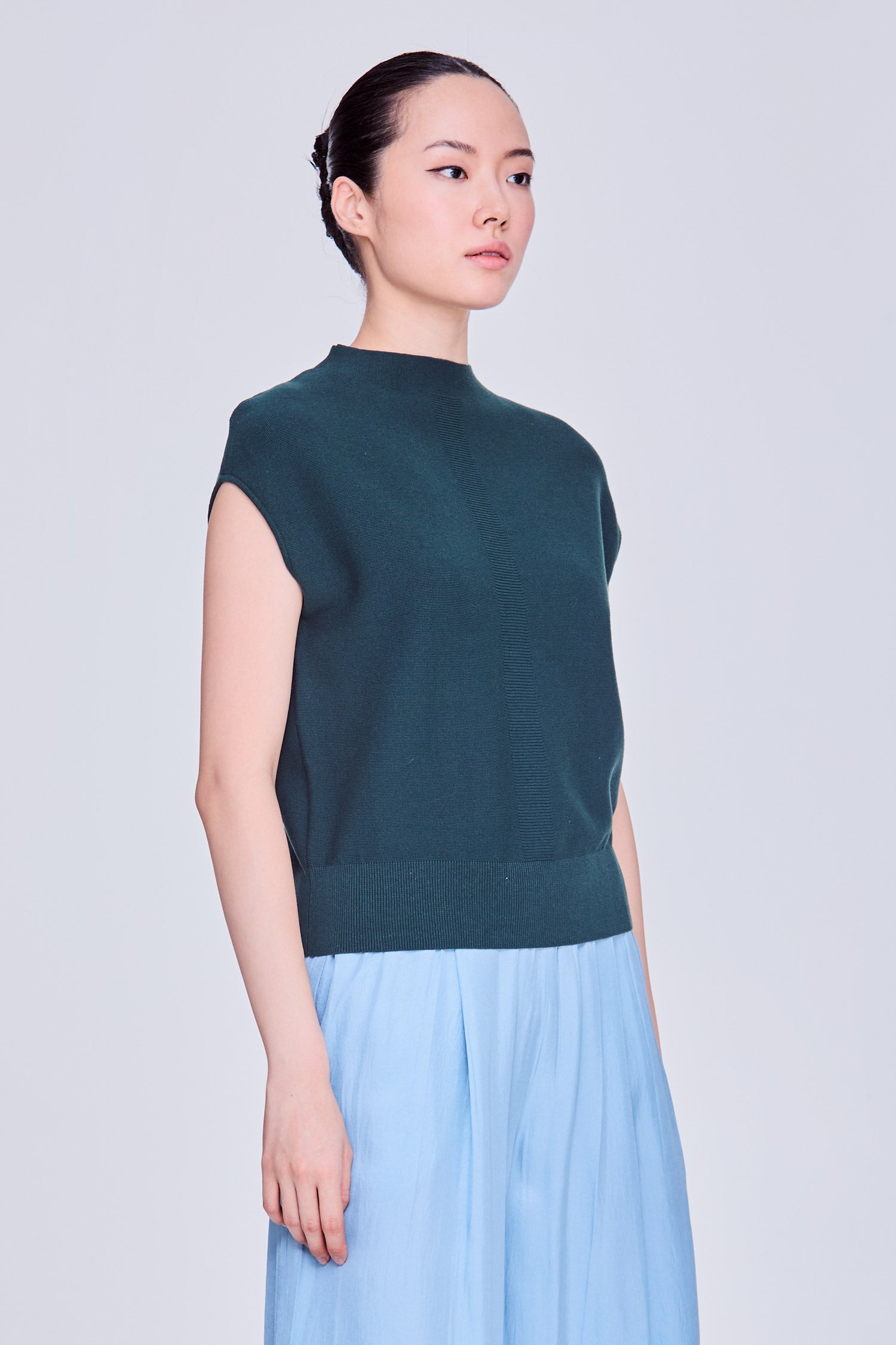 color:DARK GREEN