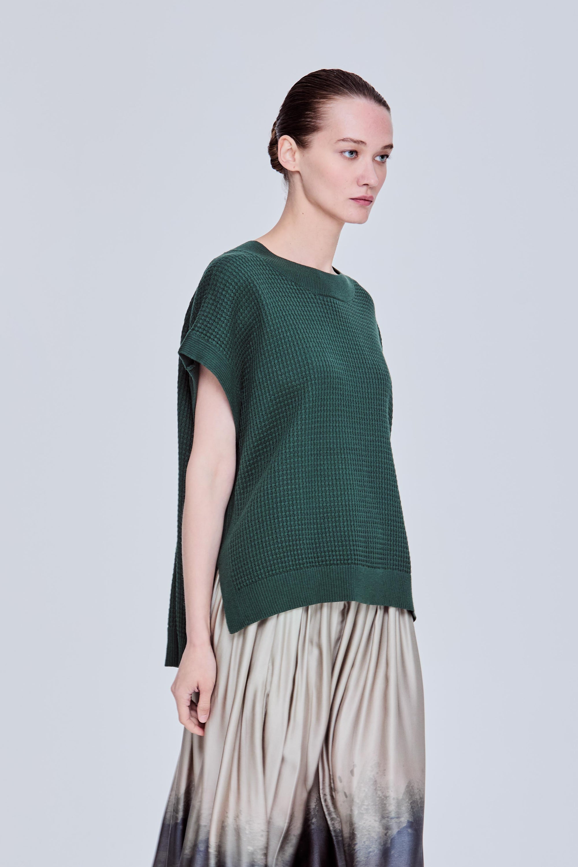 color:DARK GREEN