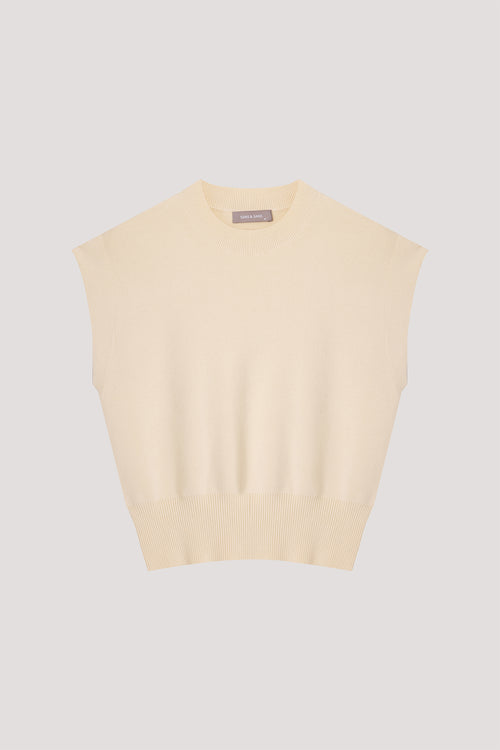 color:WHEAT