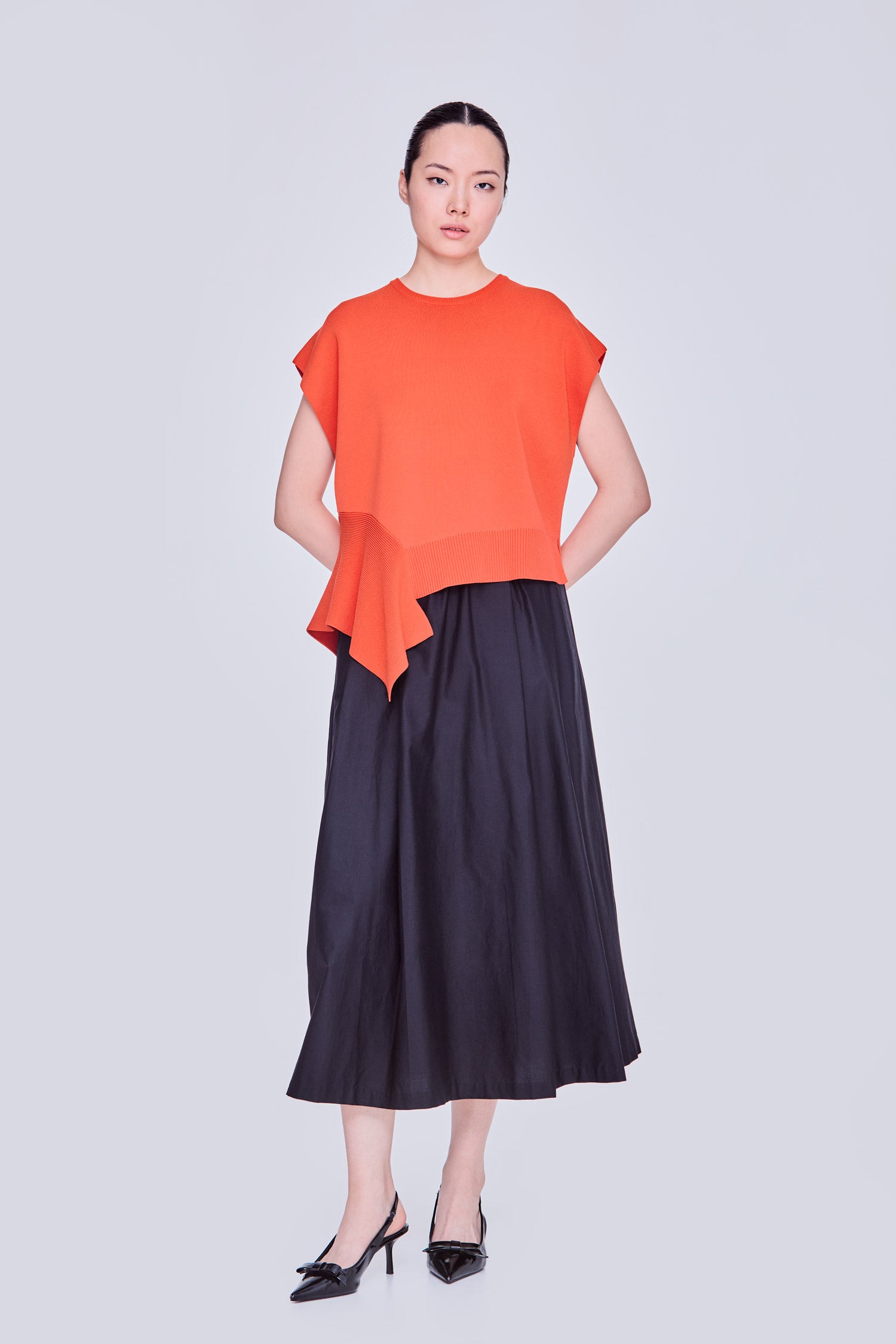 color:TANGERINE