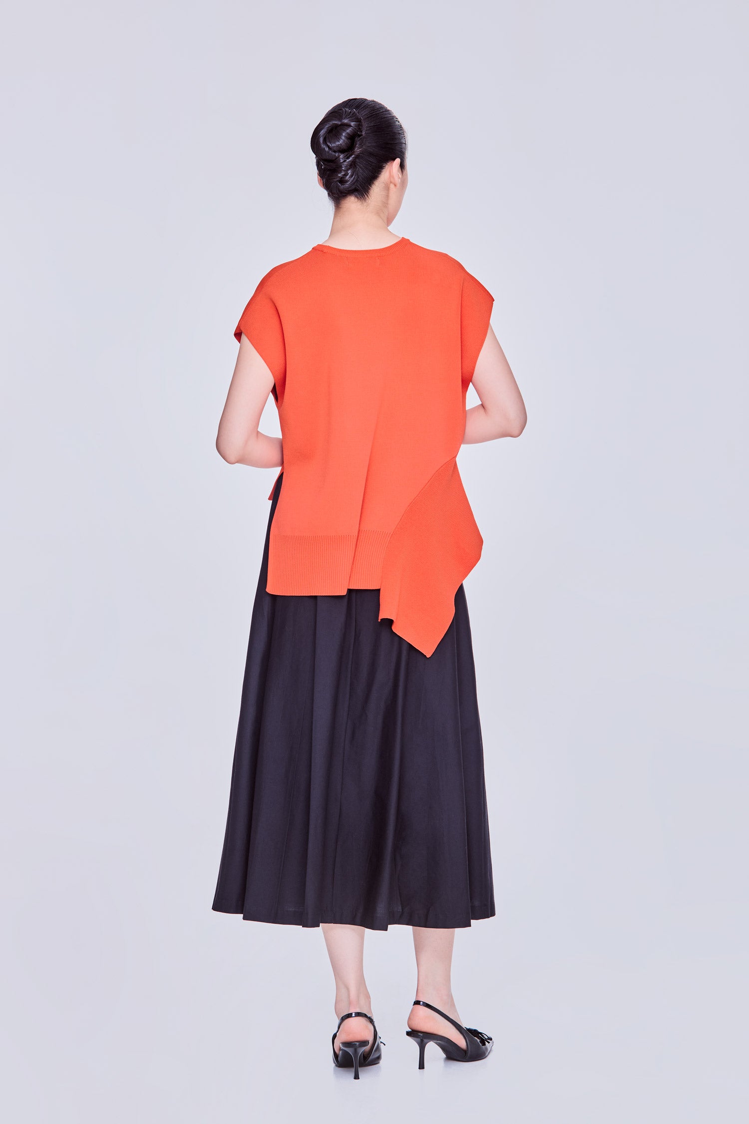 color:TANGERINE