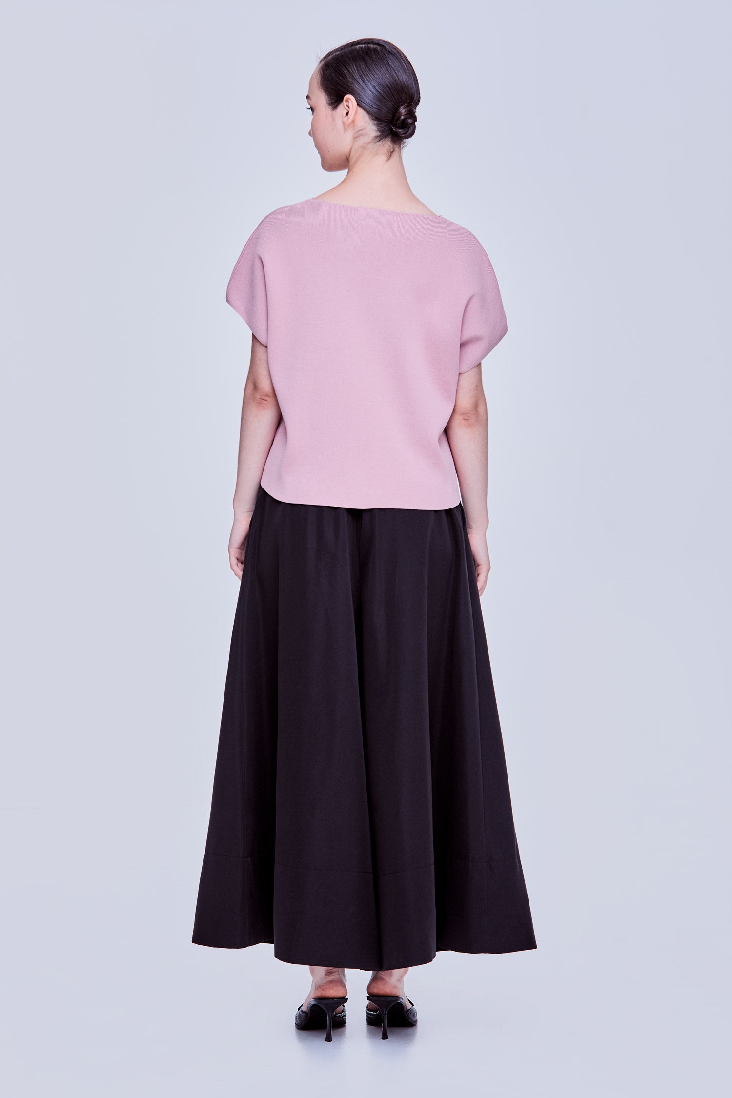 color:BLUSH
