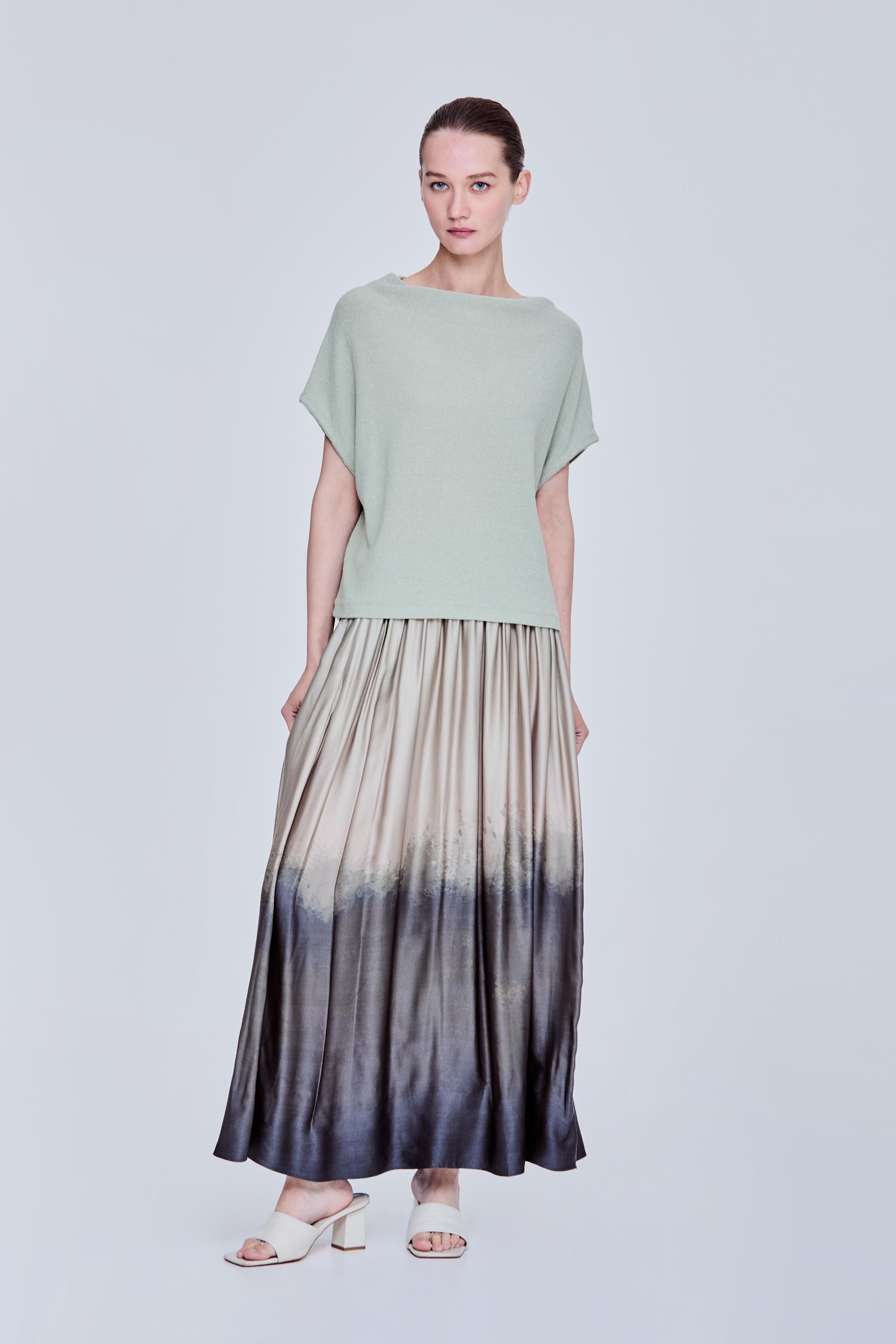color:LIGHT GREEN