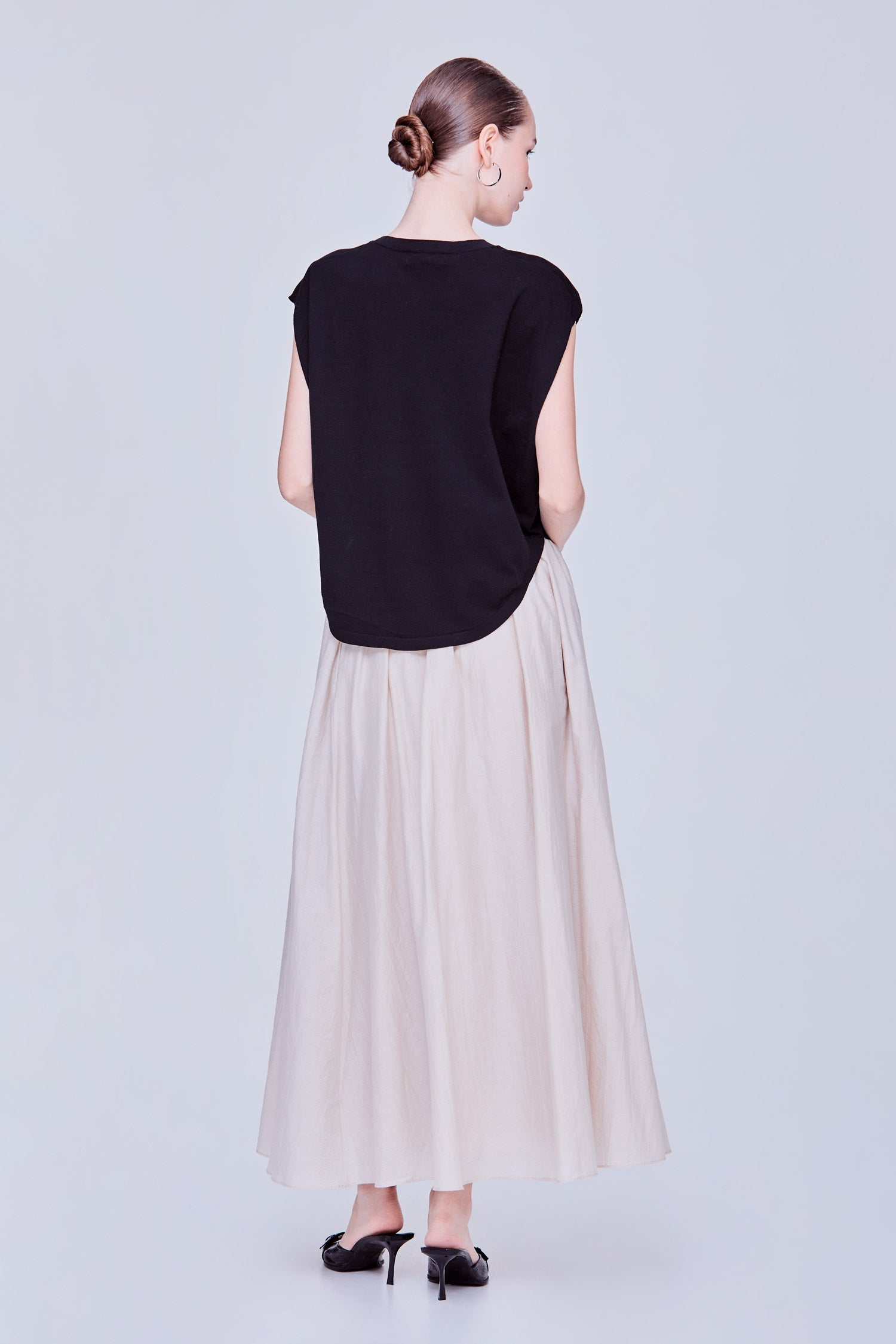 color:NOIR