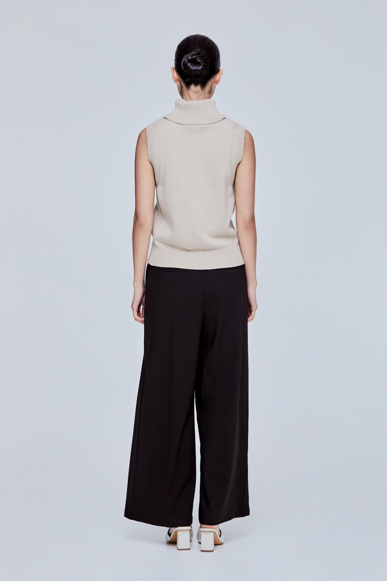 color:TAUPE