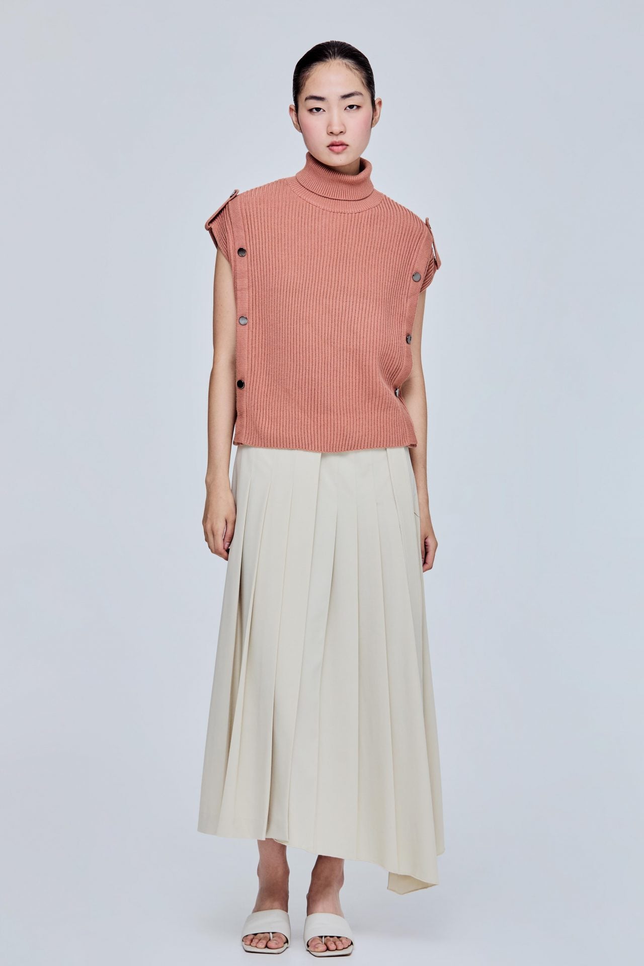 color:SALMON