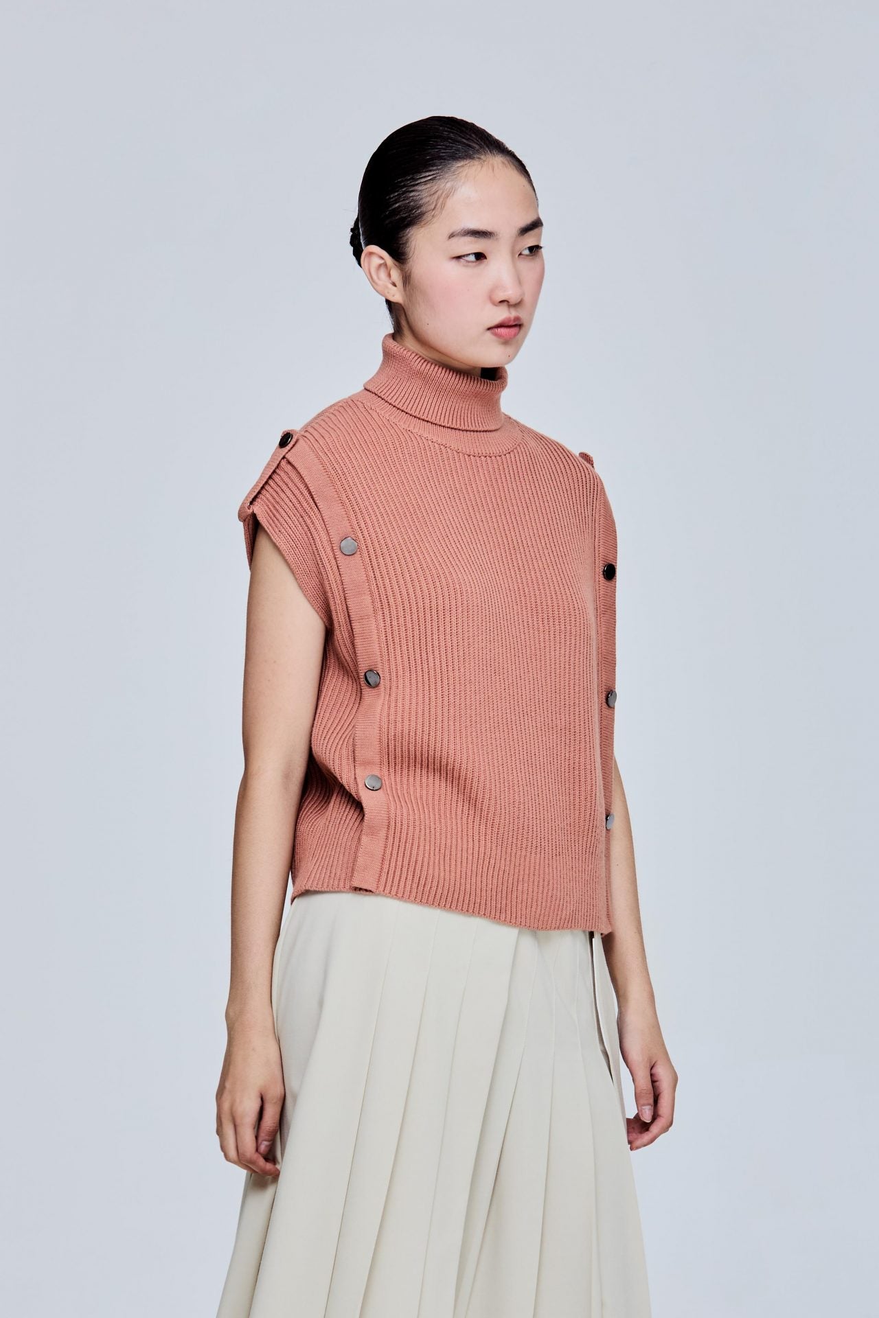color:SALMON