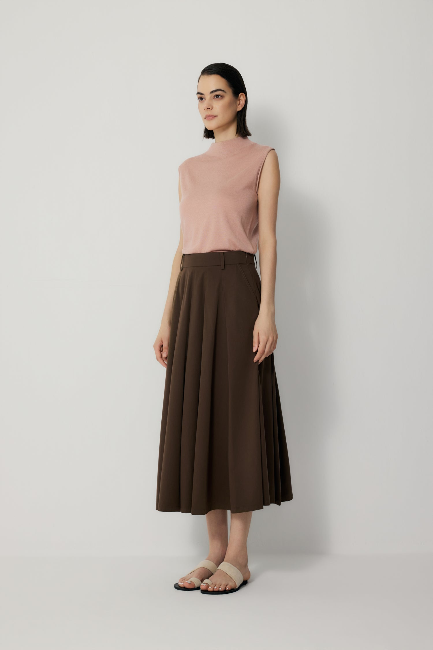 color:SALMON