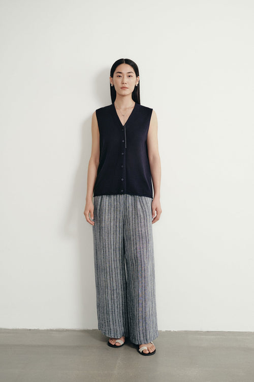 color:NAVY