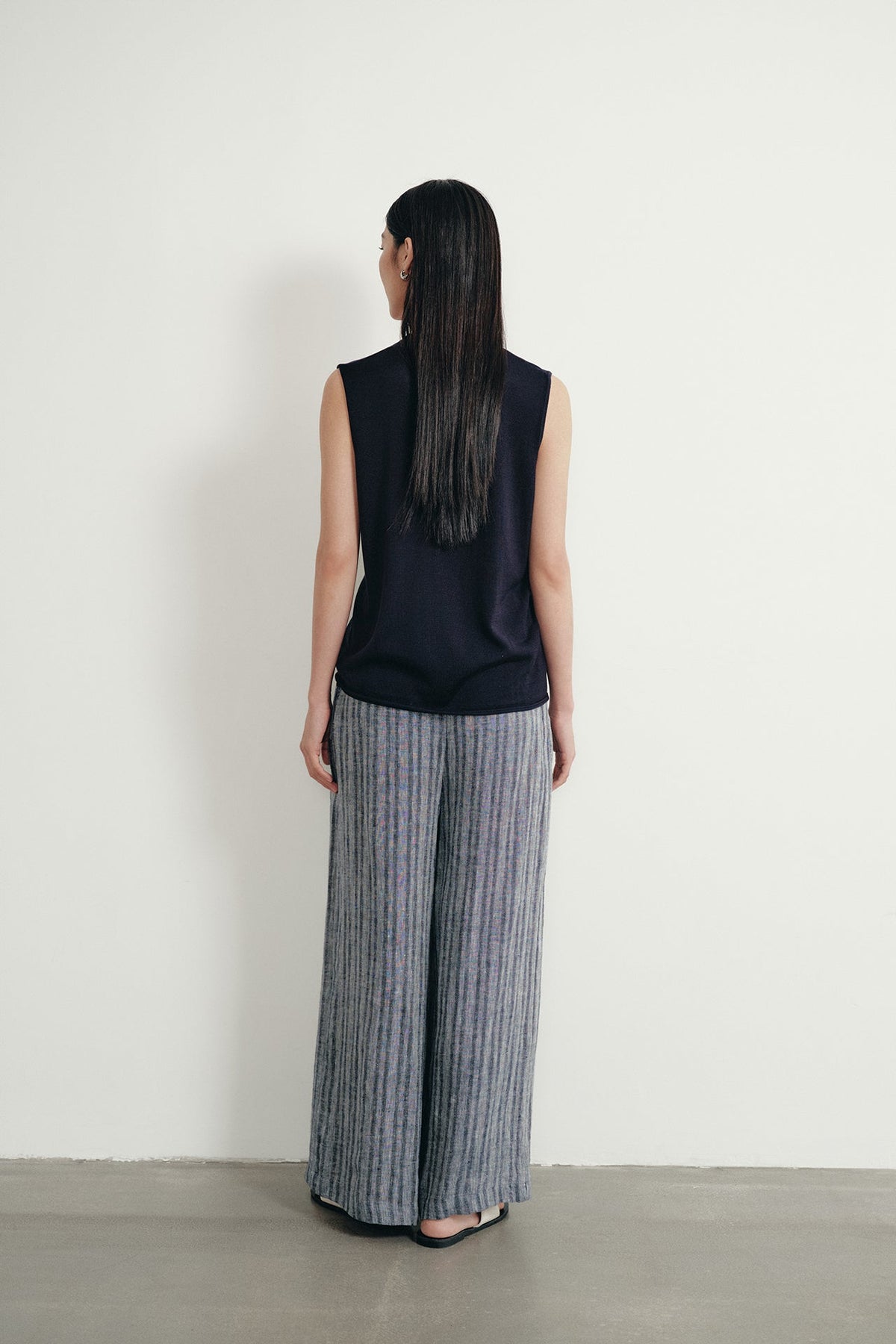 color:NAVY