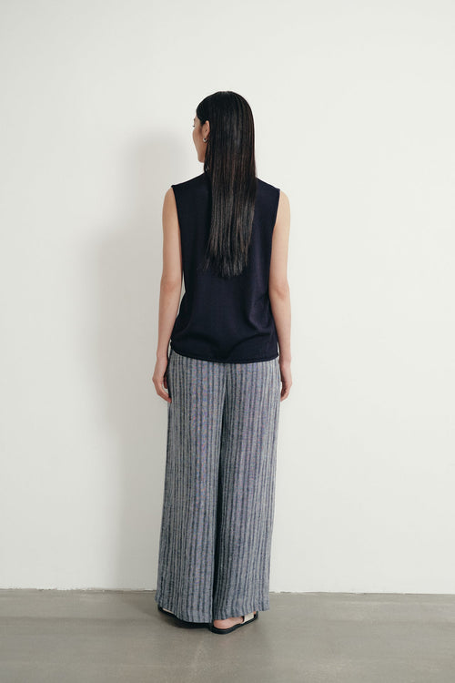 color:NAVY