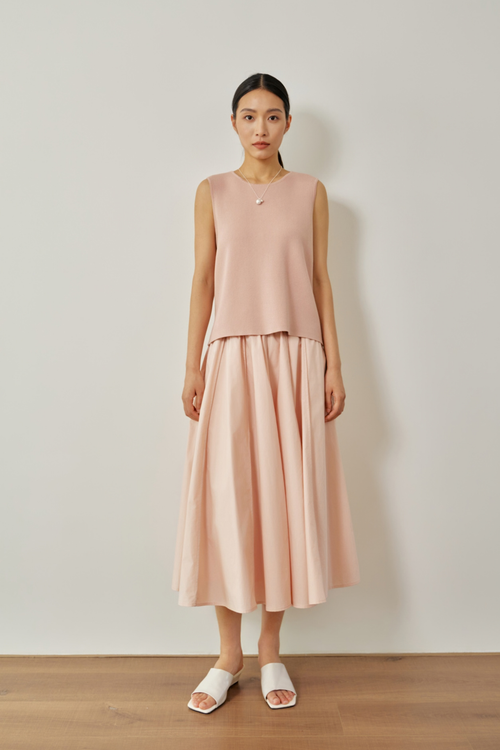 color:BLUSH