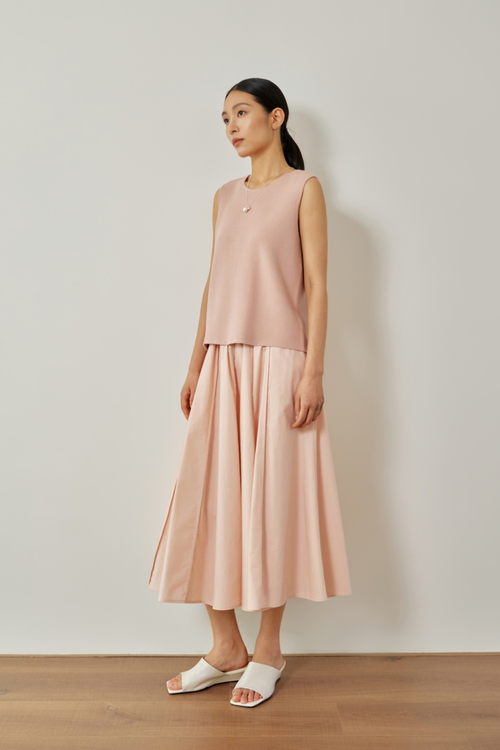 color:BLUSH