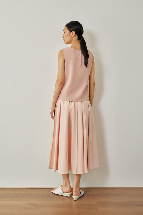 color:BLUSH