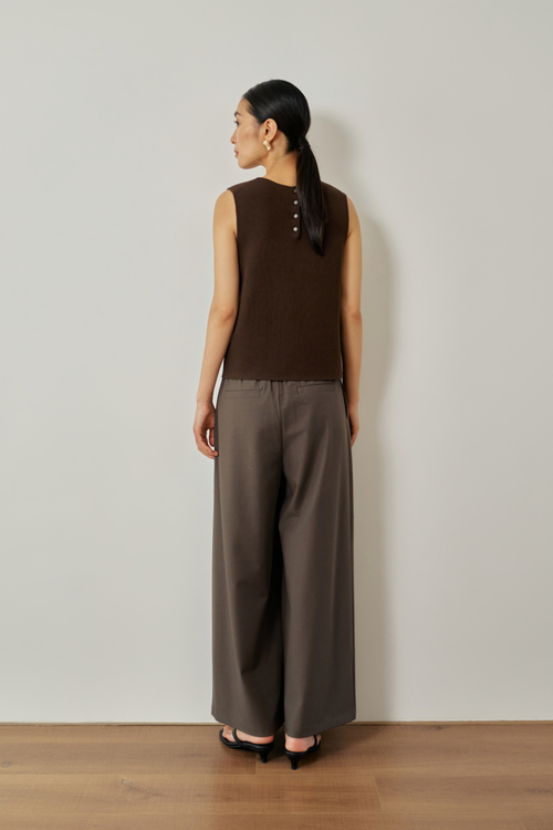 color:DARK BROWN