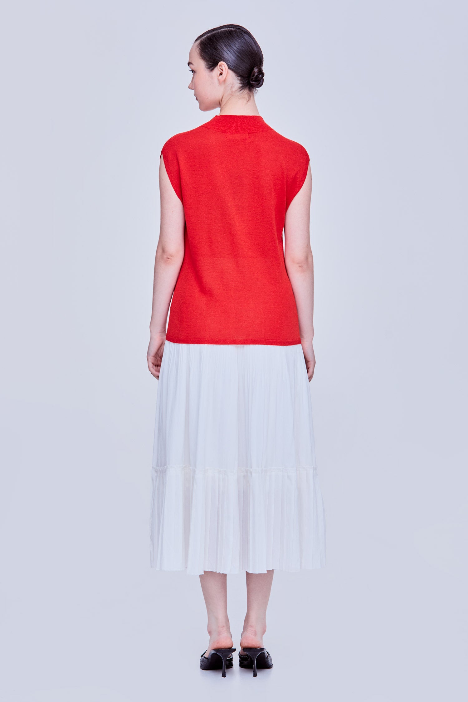 color:SCARLET