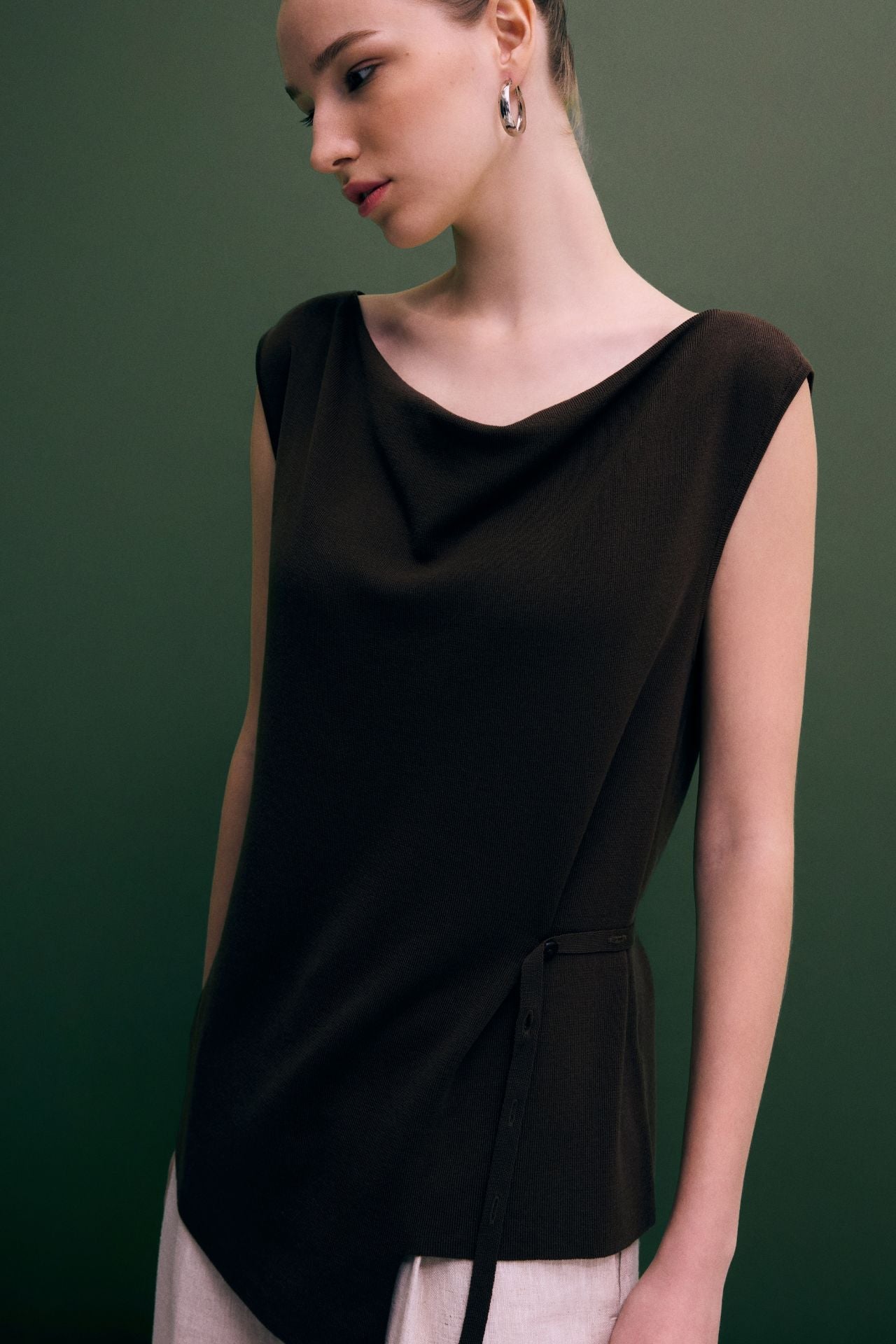 color:DARK BROWN