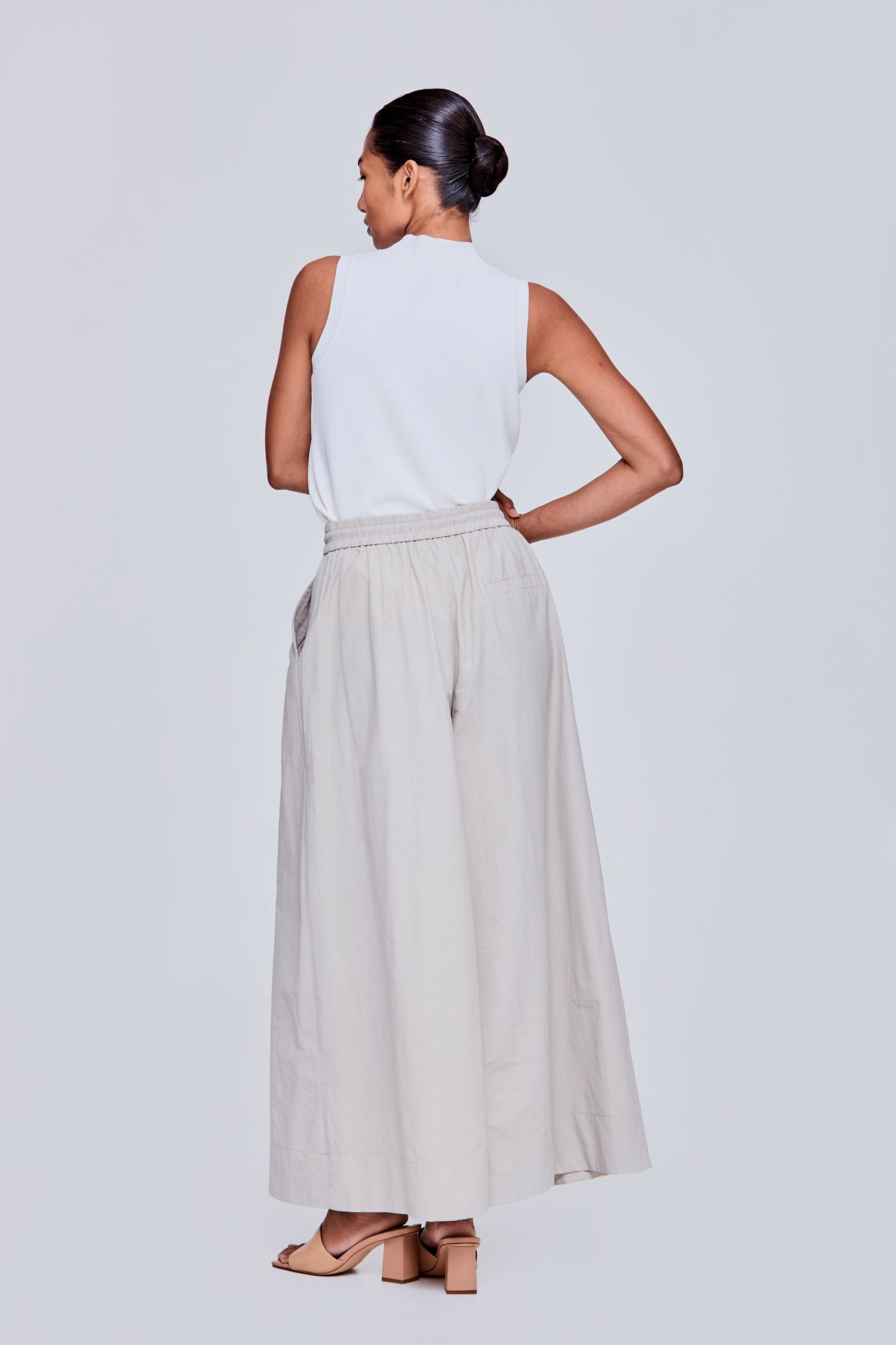 color:TAUPE