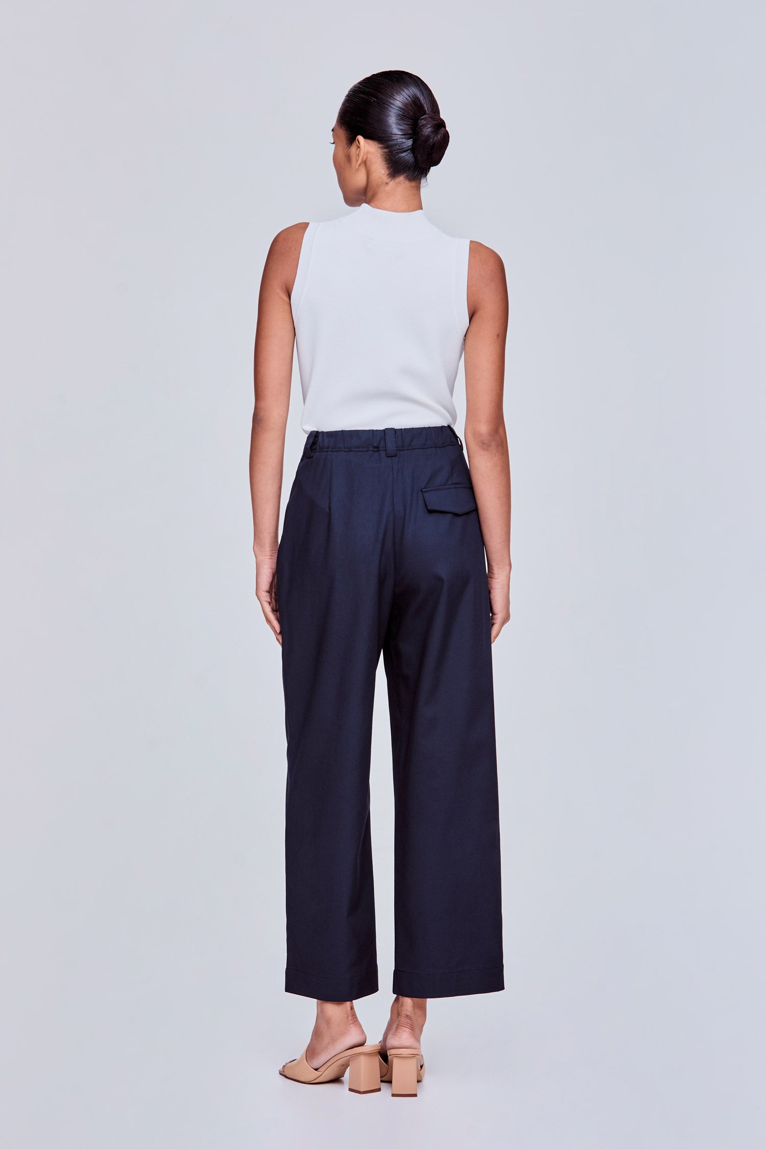 color:NAVY
