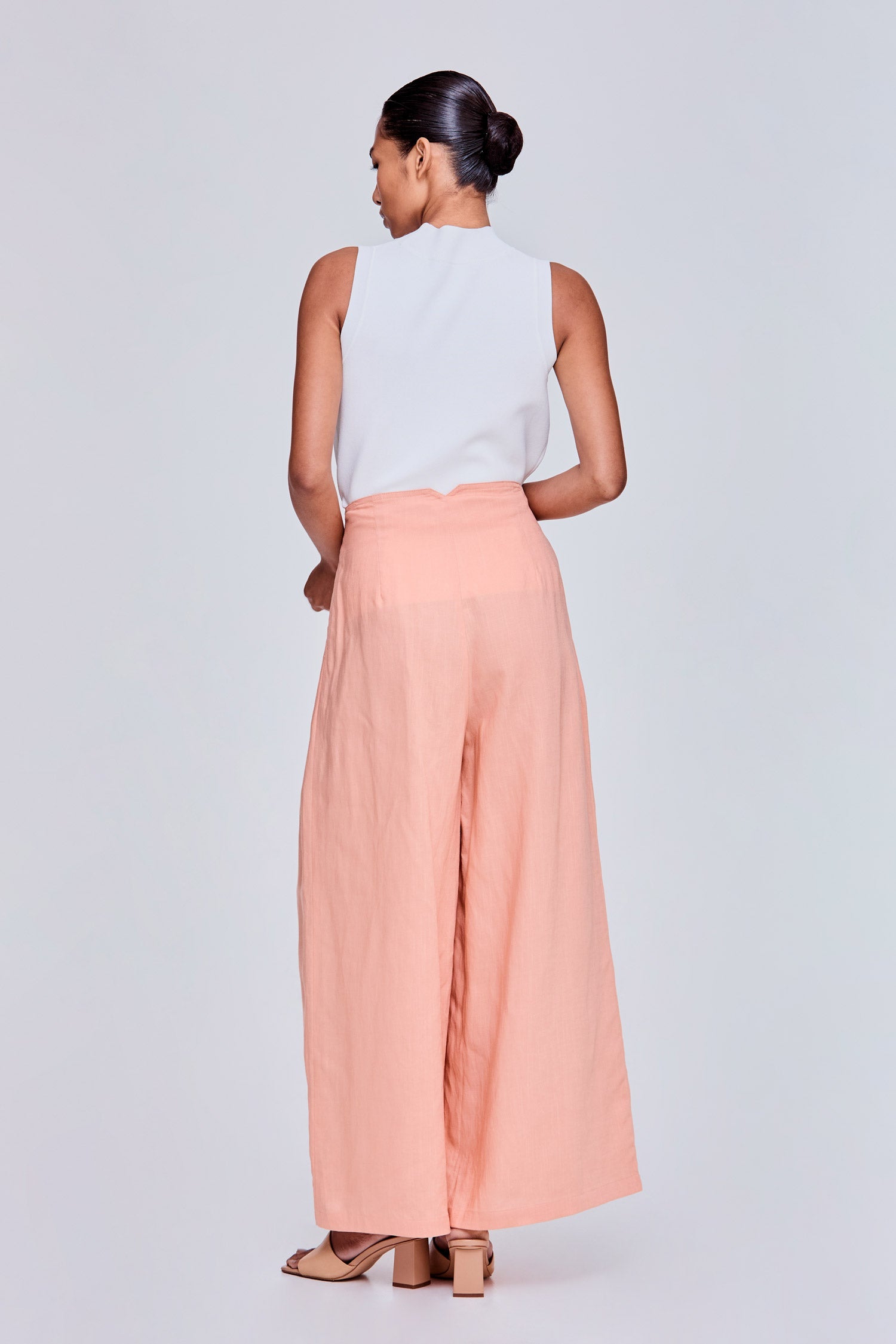 color:PEACH