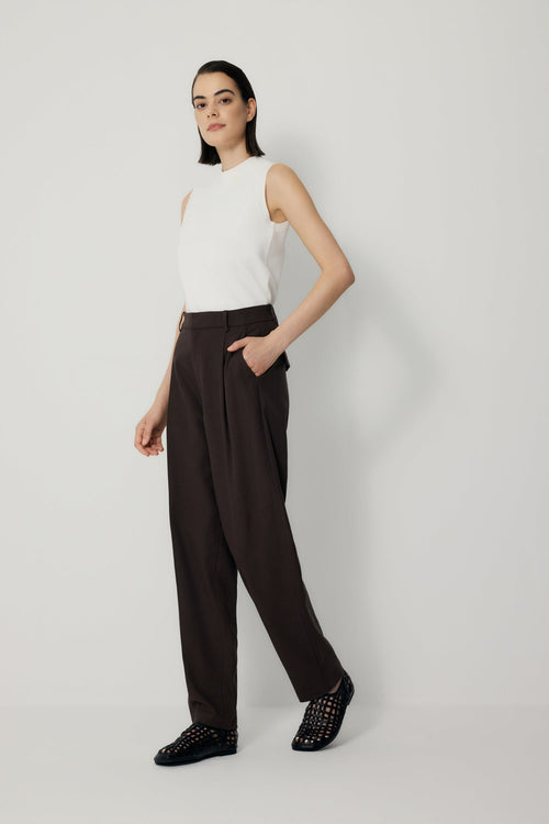 color:DARK BROWN
