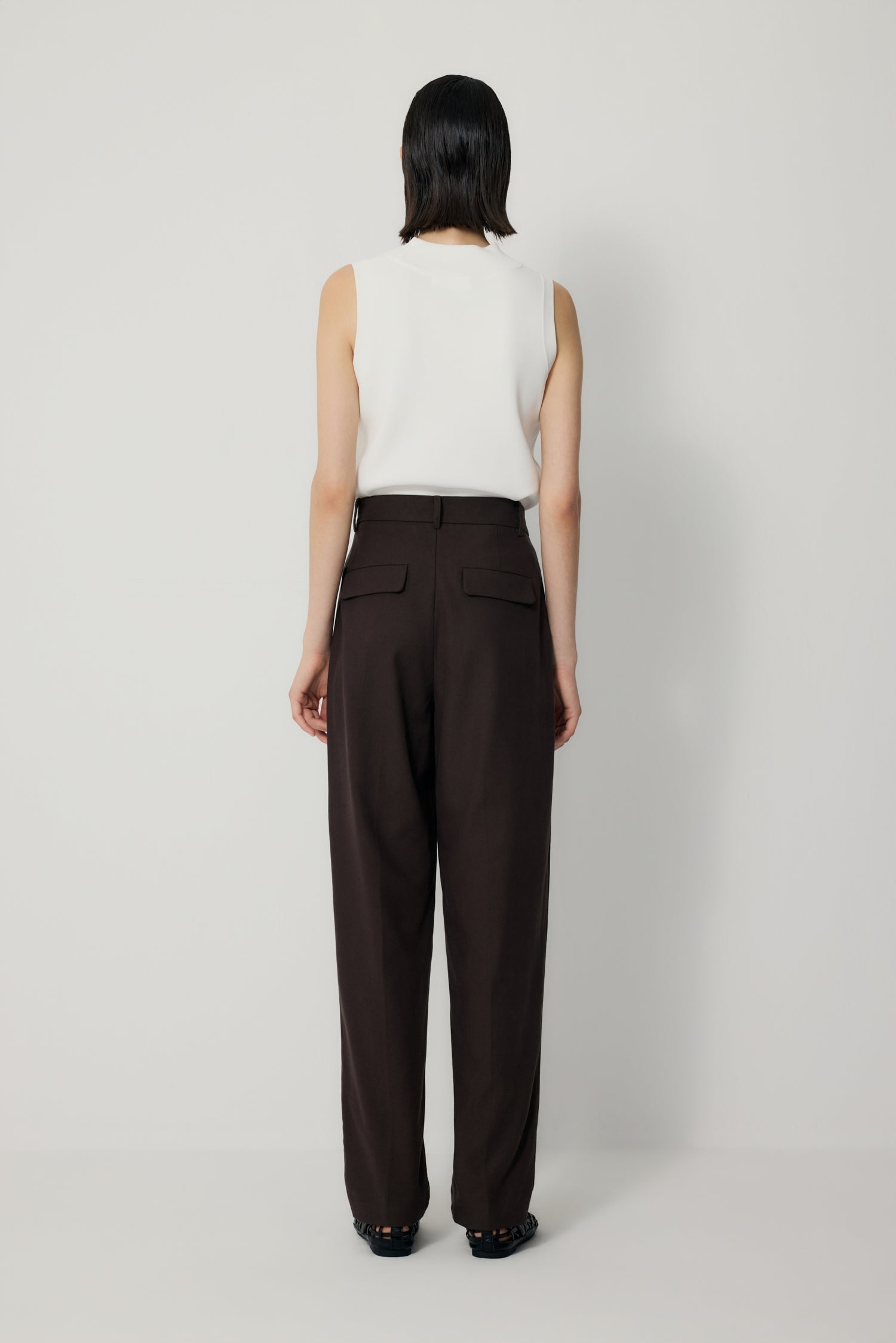 color:DARK BROWN
