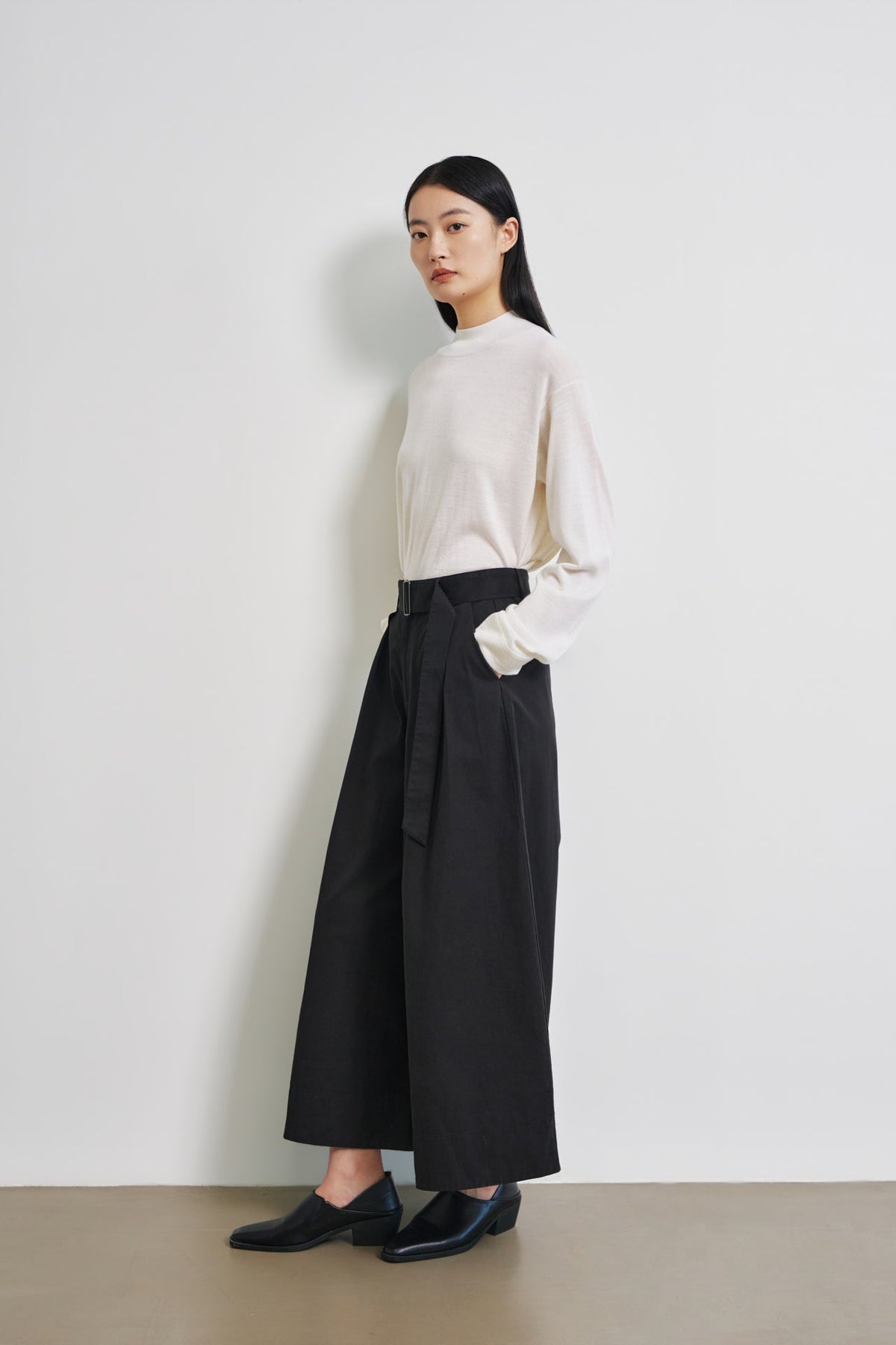 color:NOIR