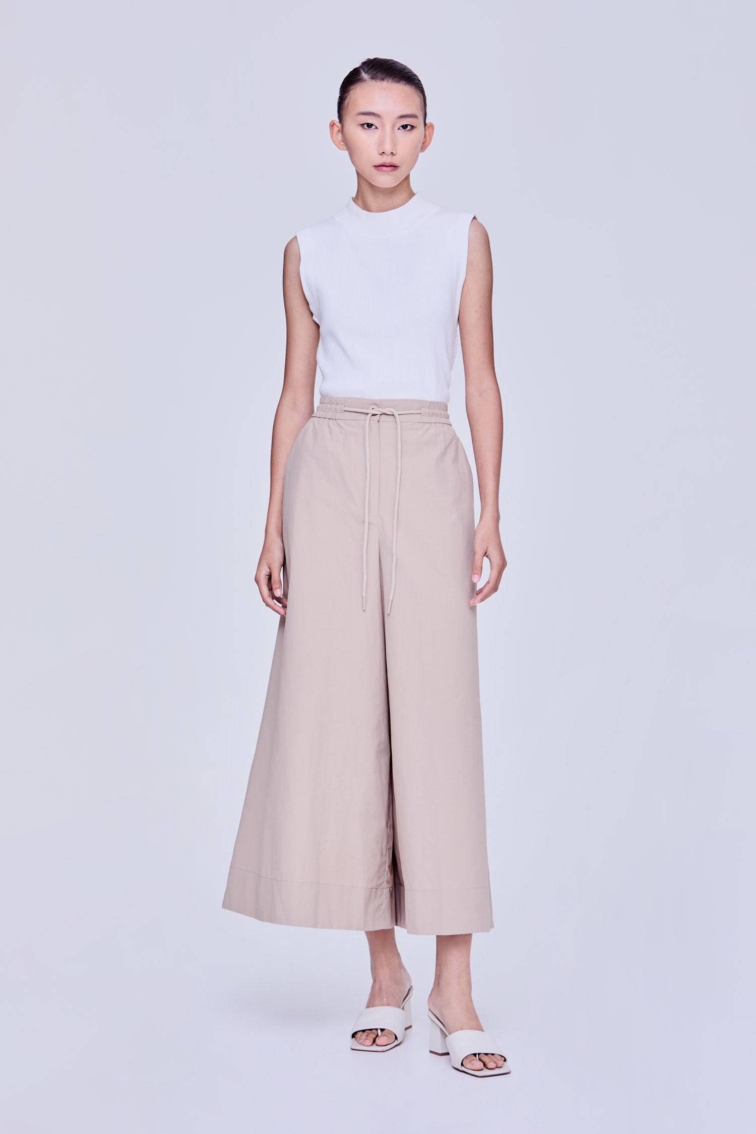 color:KHAKI