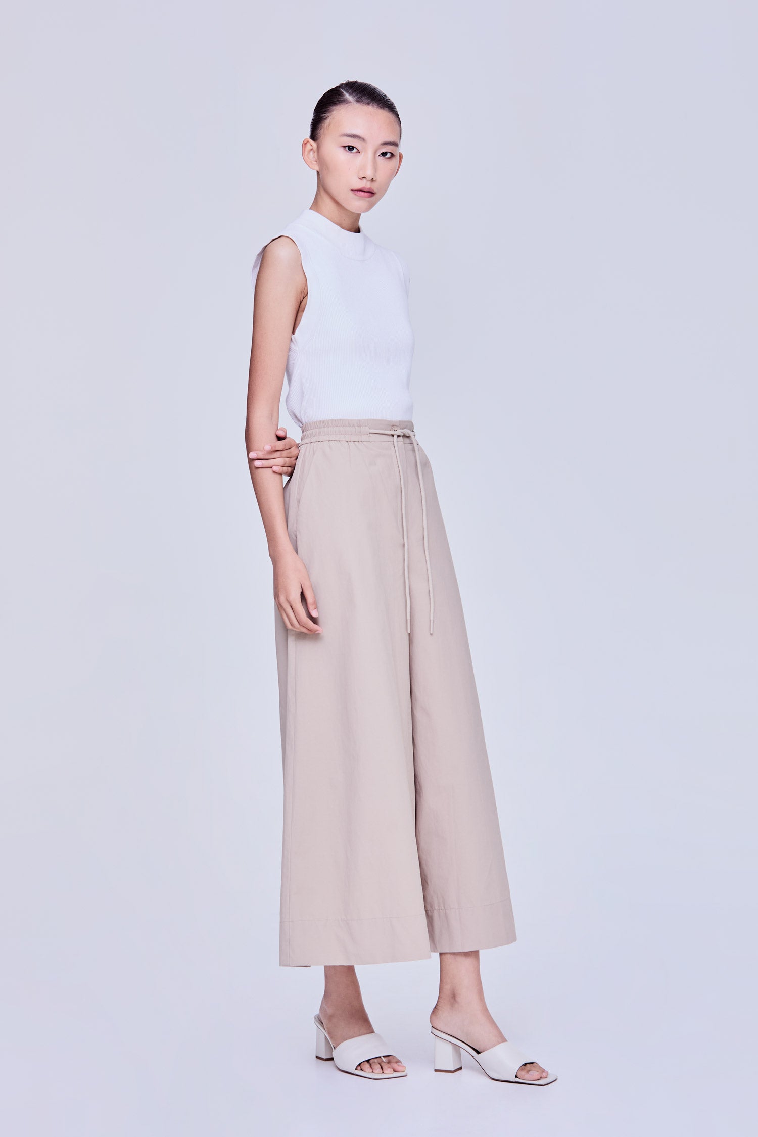 color:KHAKI