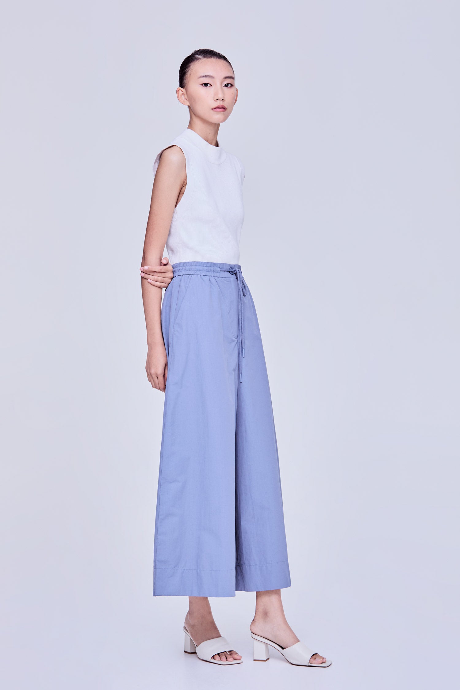 color:STONE BLUE