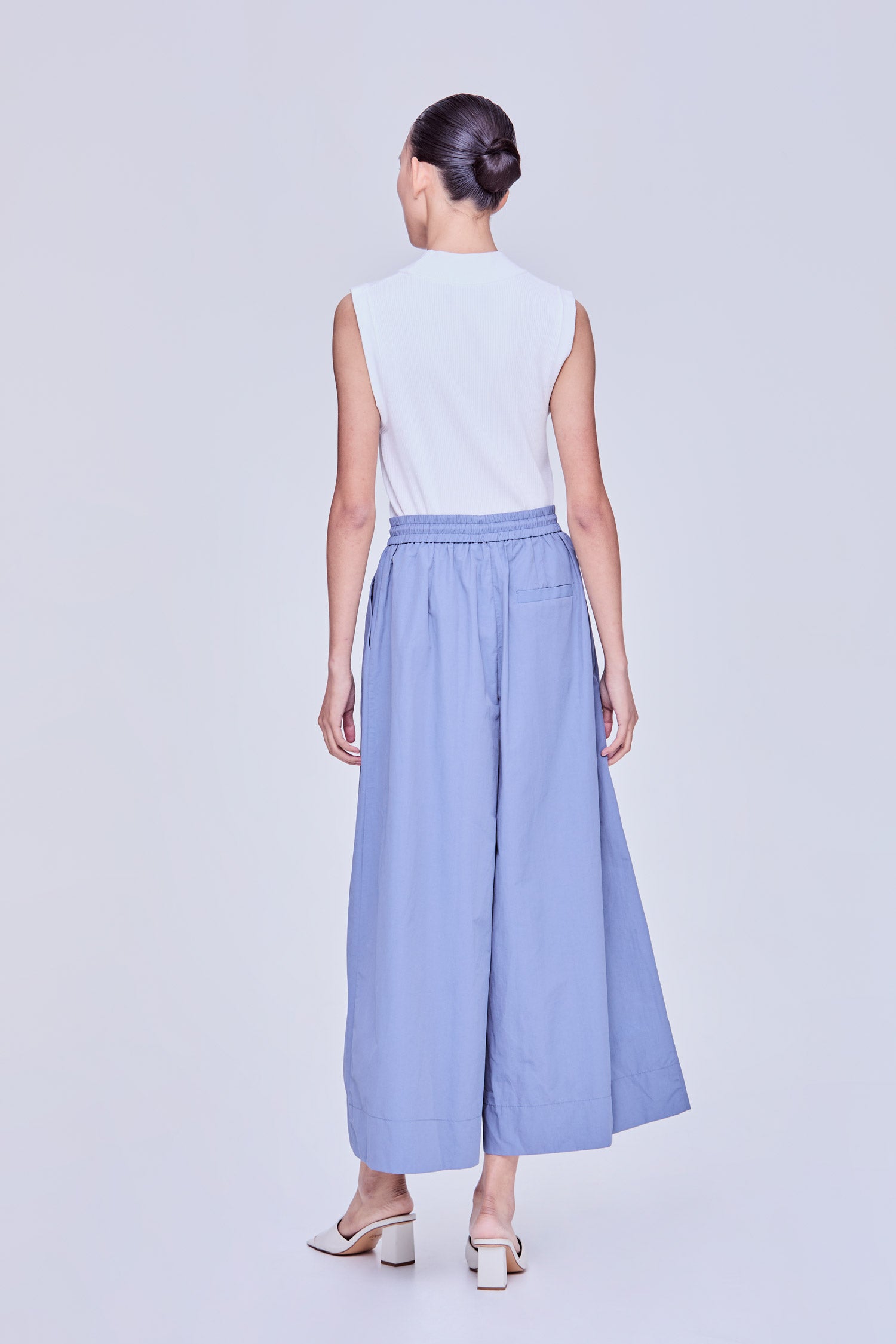 color:STONE BLUE