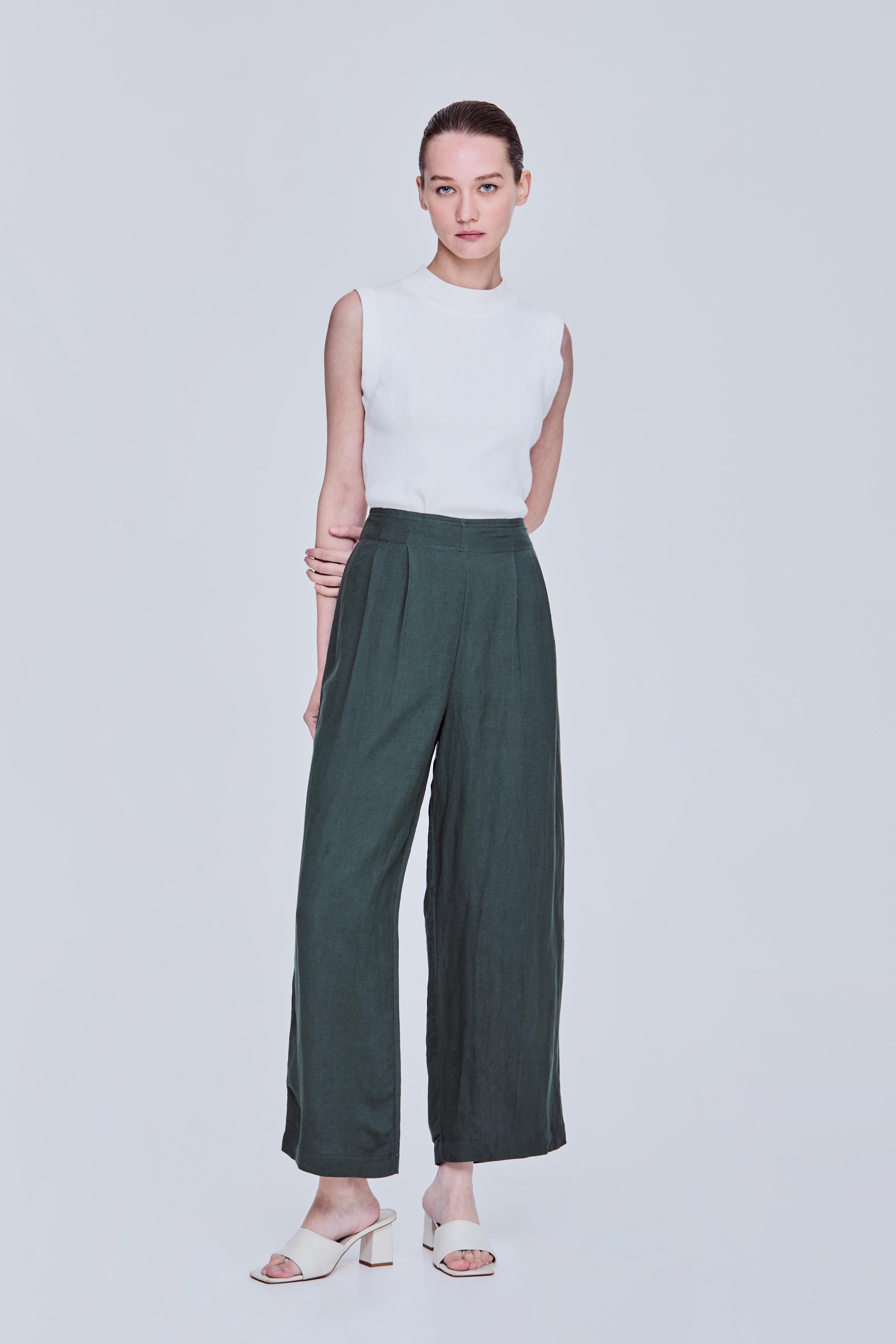 color:DARK GREEN