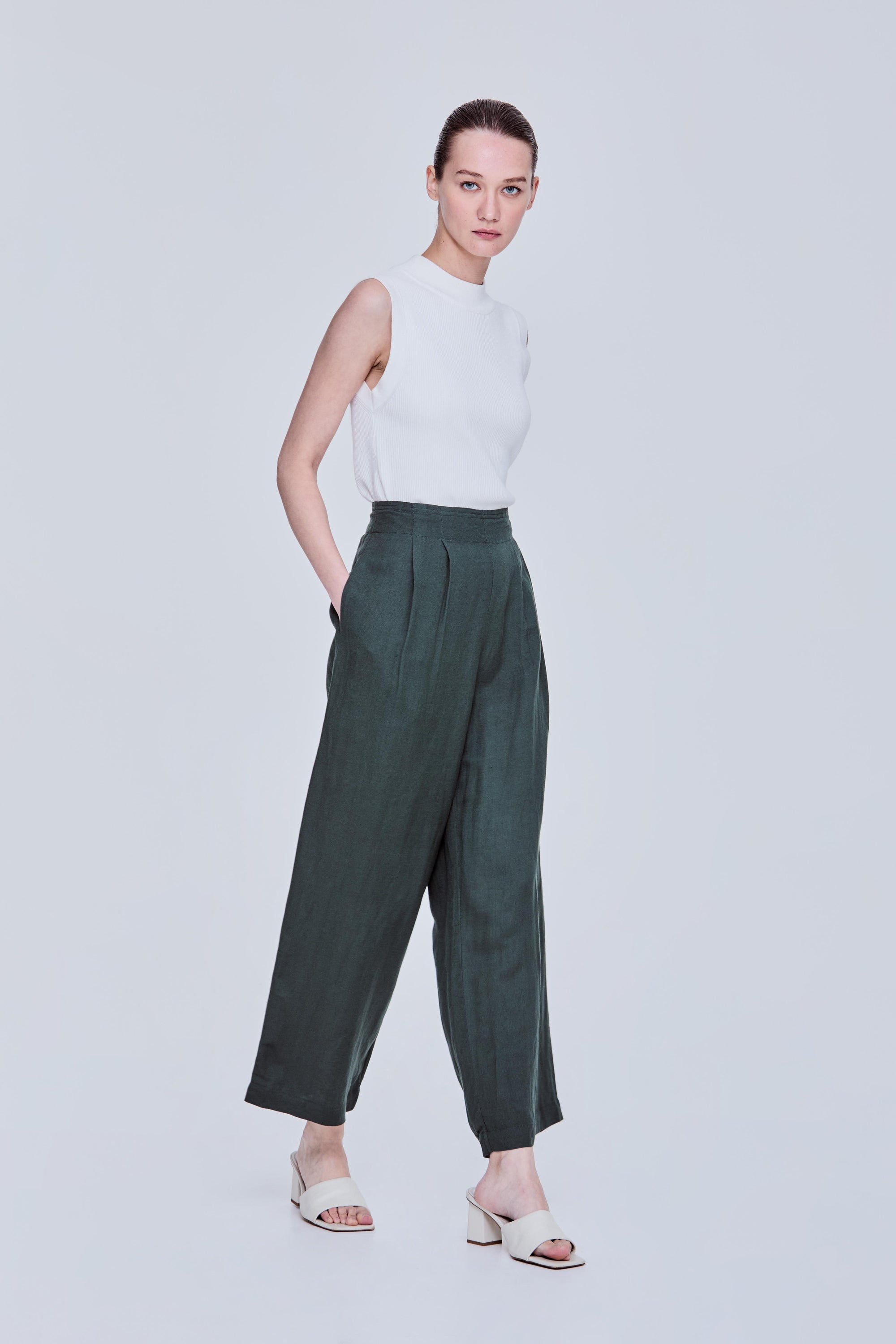 color:DARK GREEN