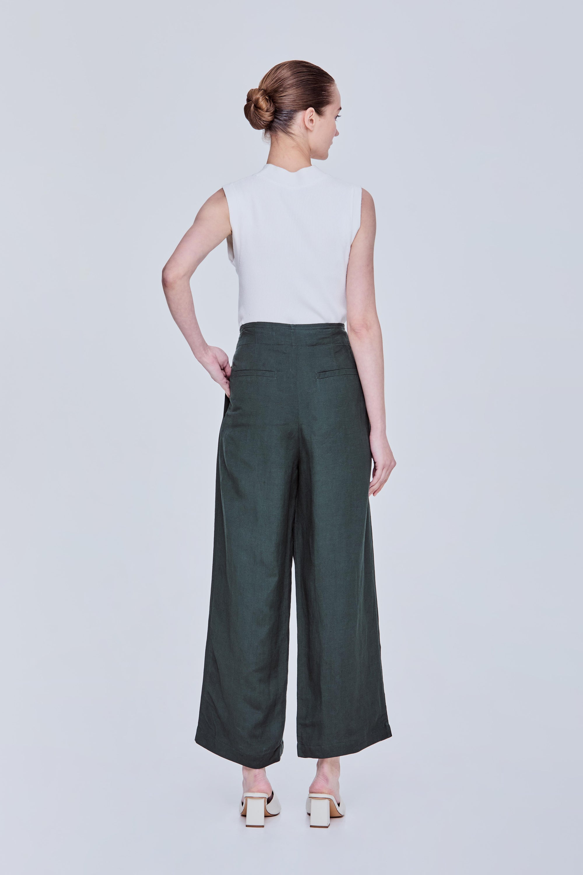 color:DARK GREEN