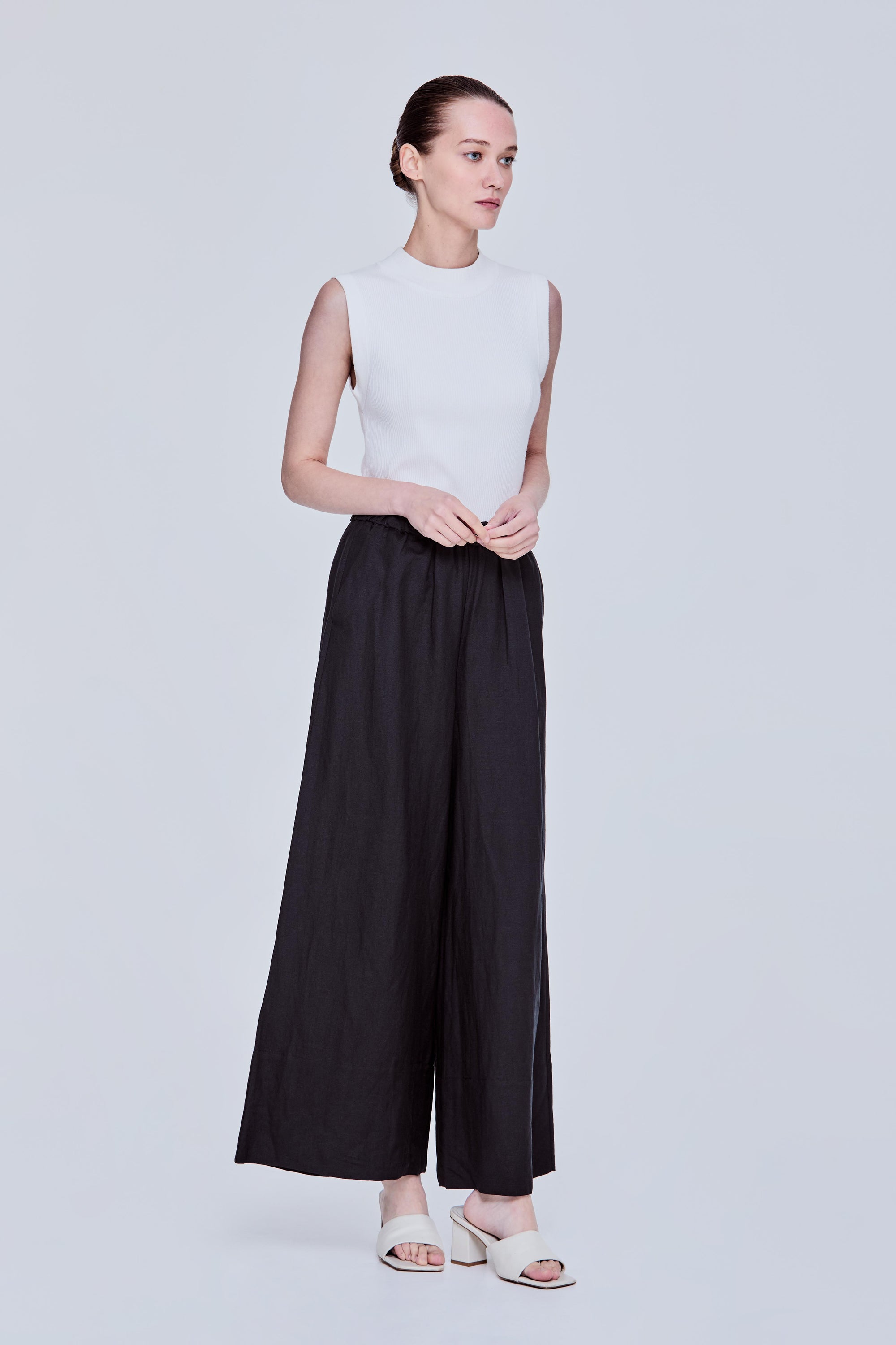 color:NOIR