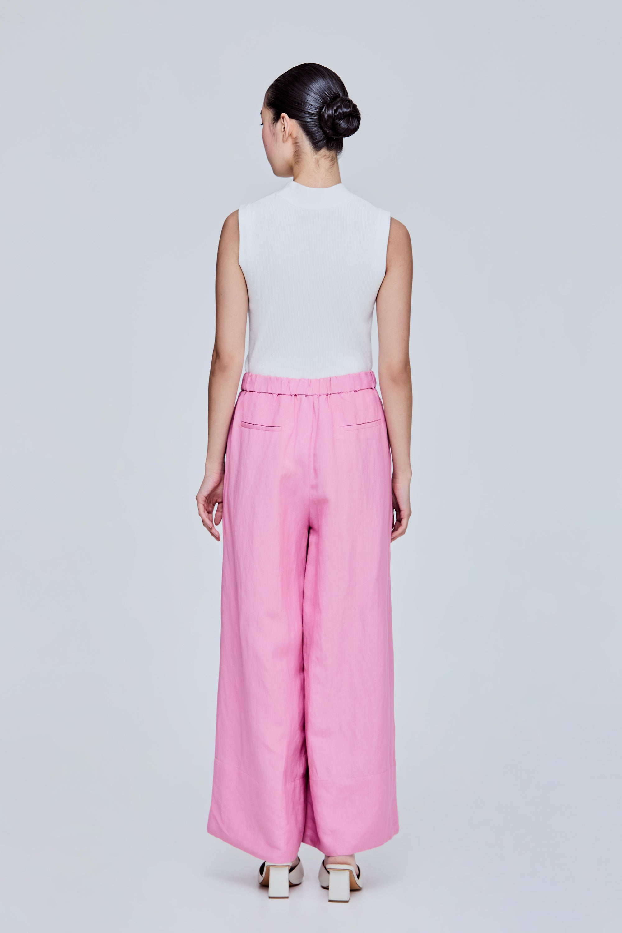 color:PINK