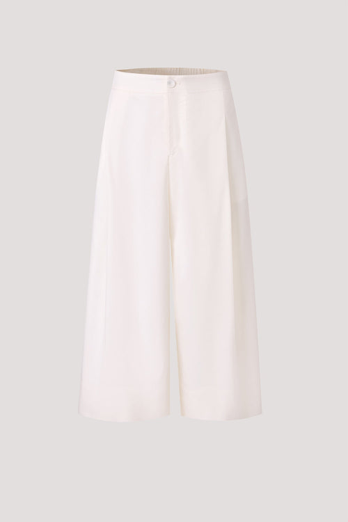 color:CREAM