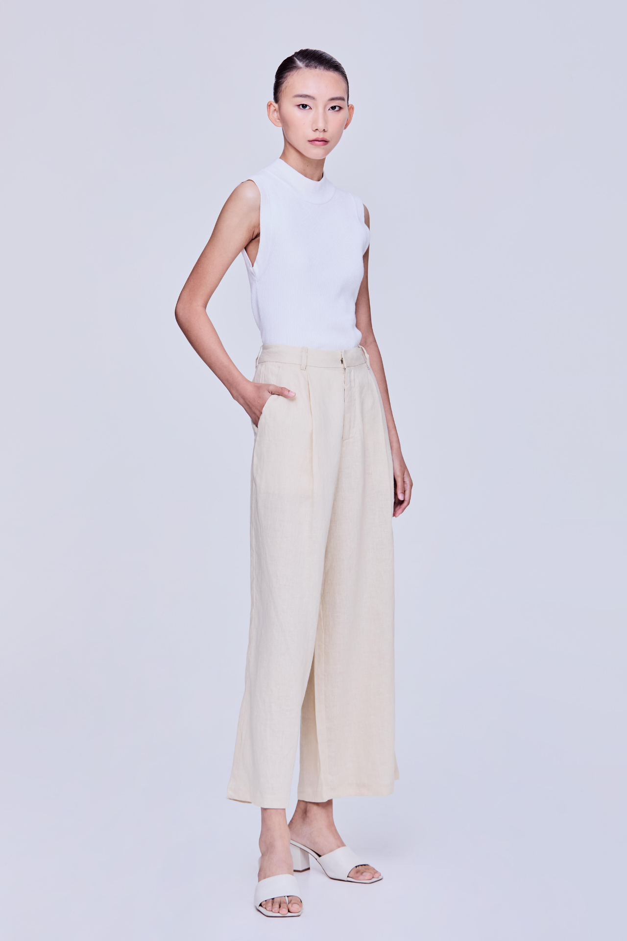 color:WHEAT