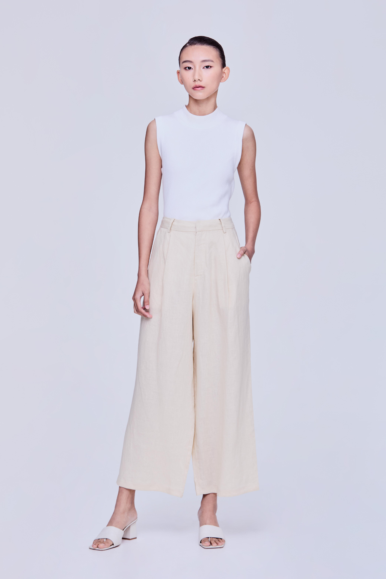color:WHEAT