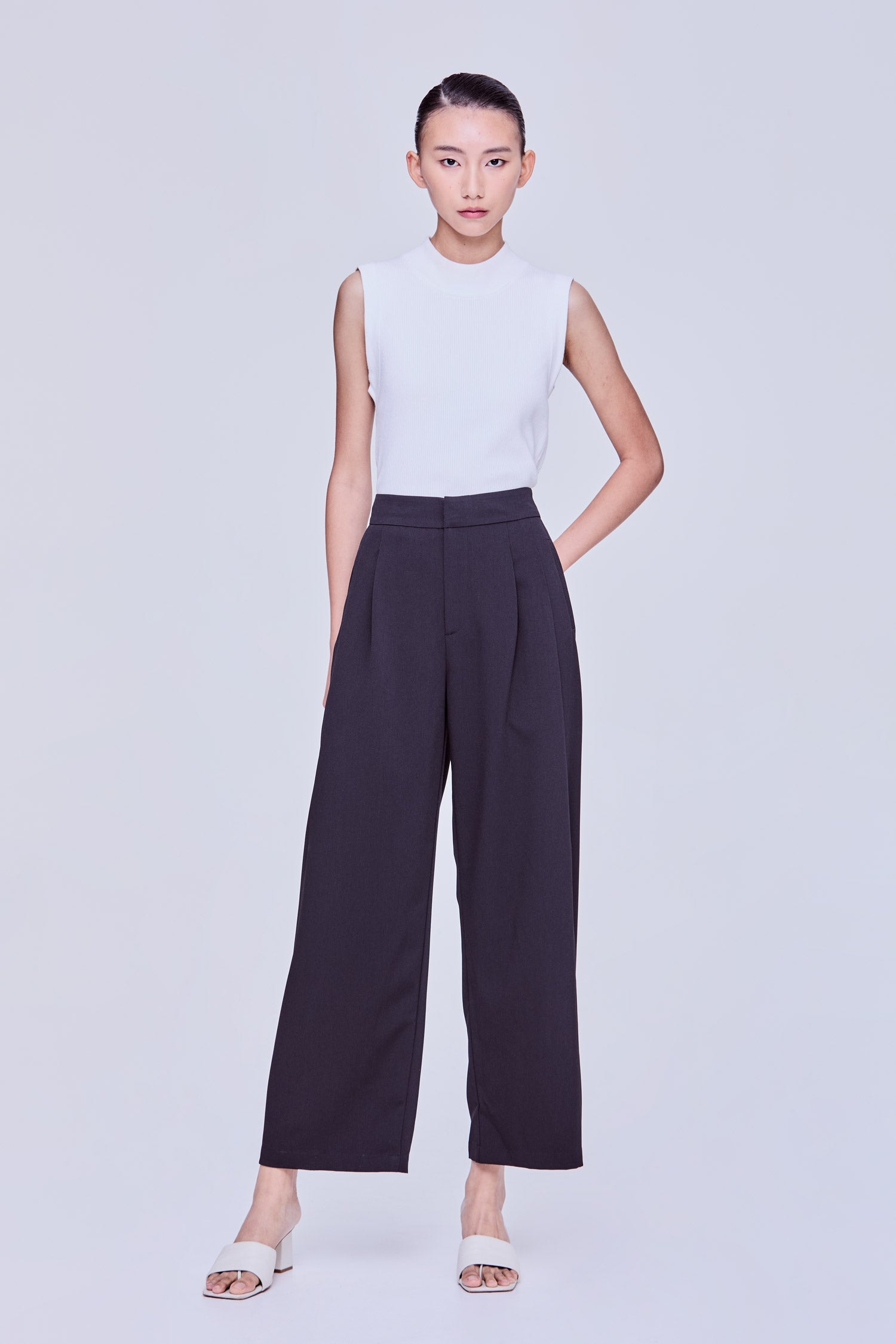 color:NOIR