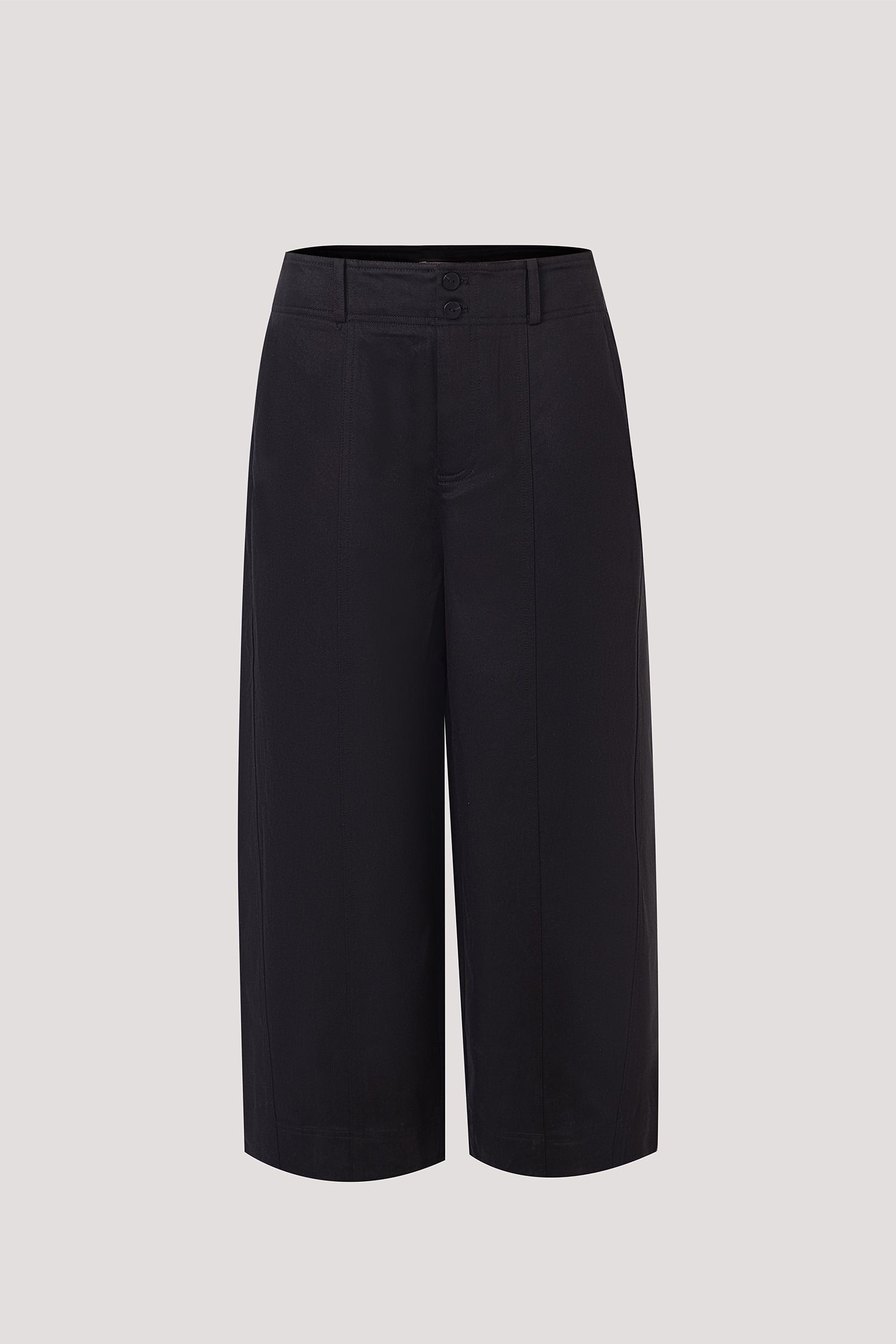 color:BLACK
