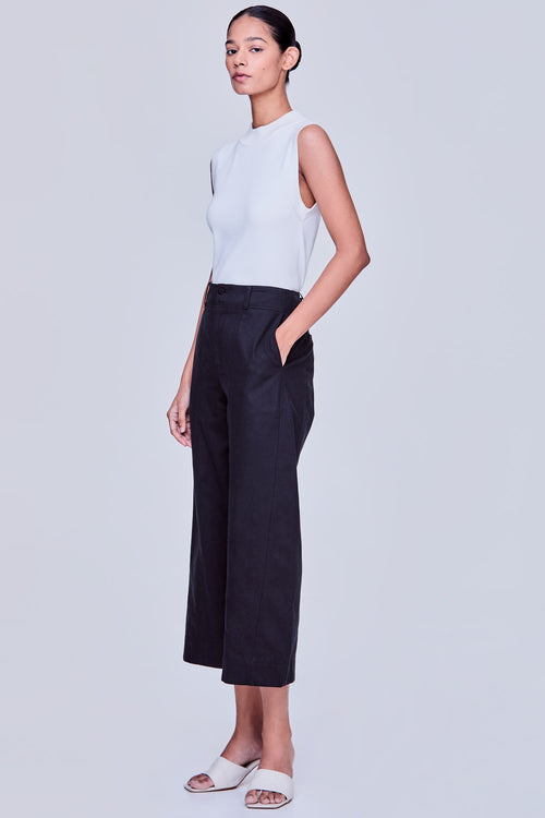 color:BLACK