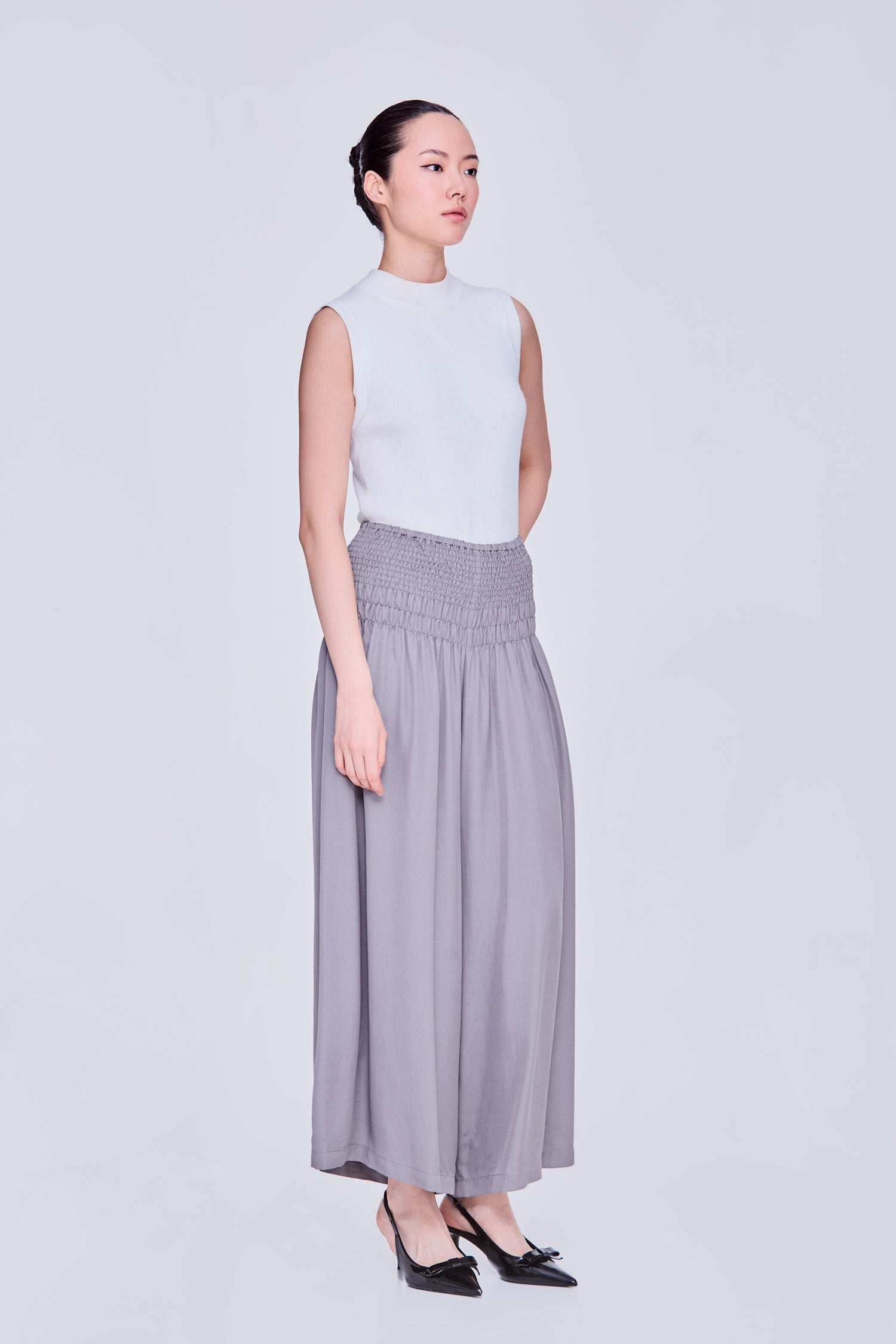 color:GREY