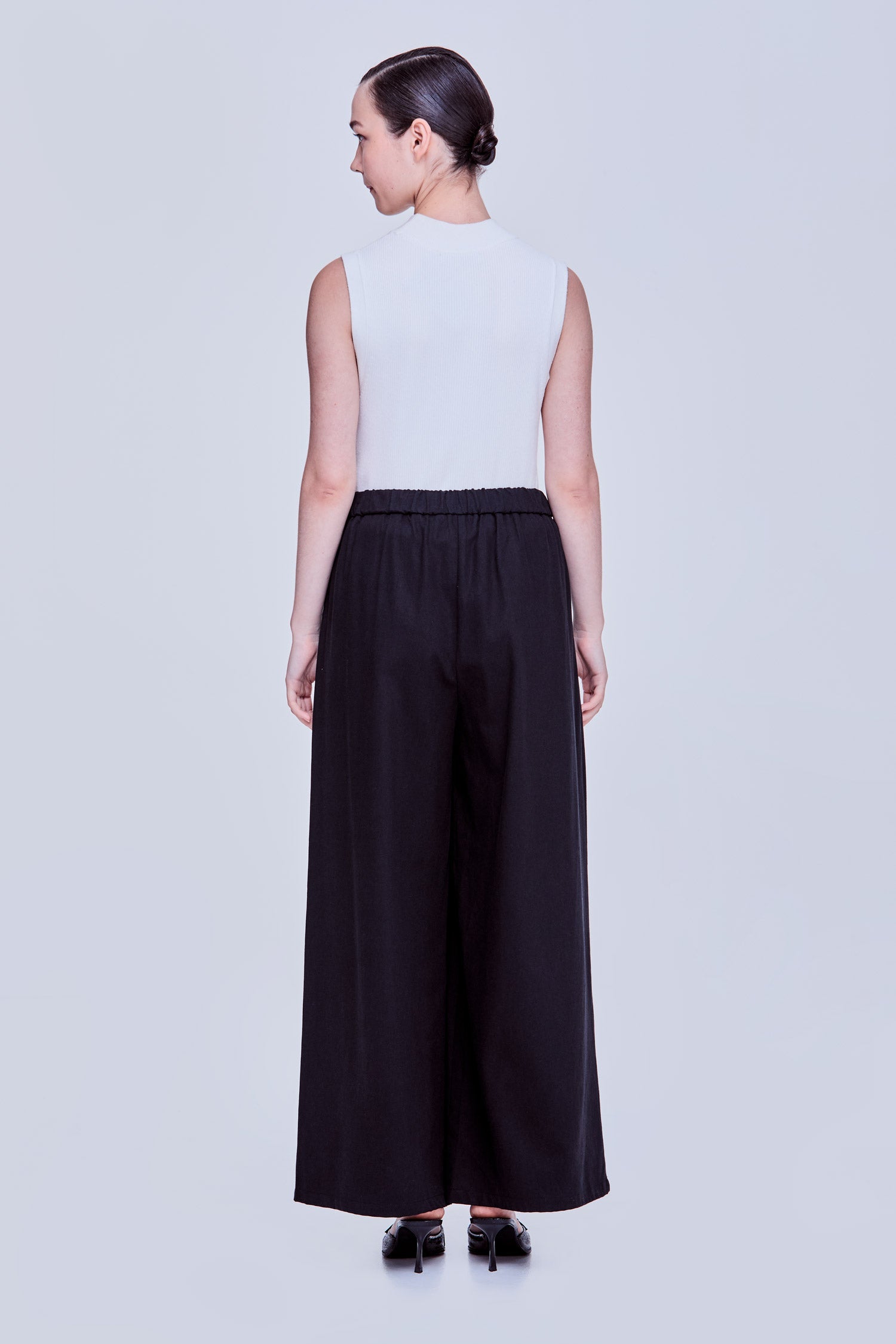 color:NOIR