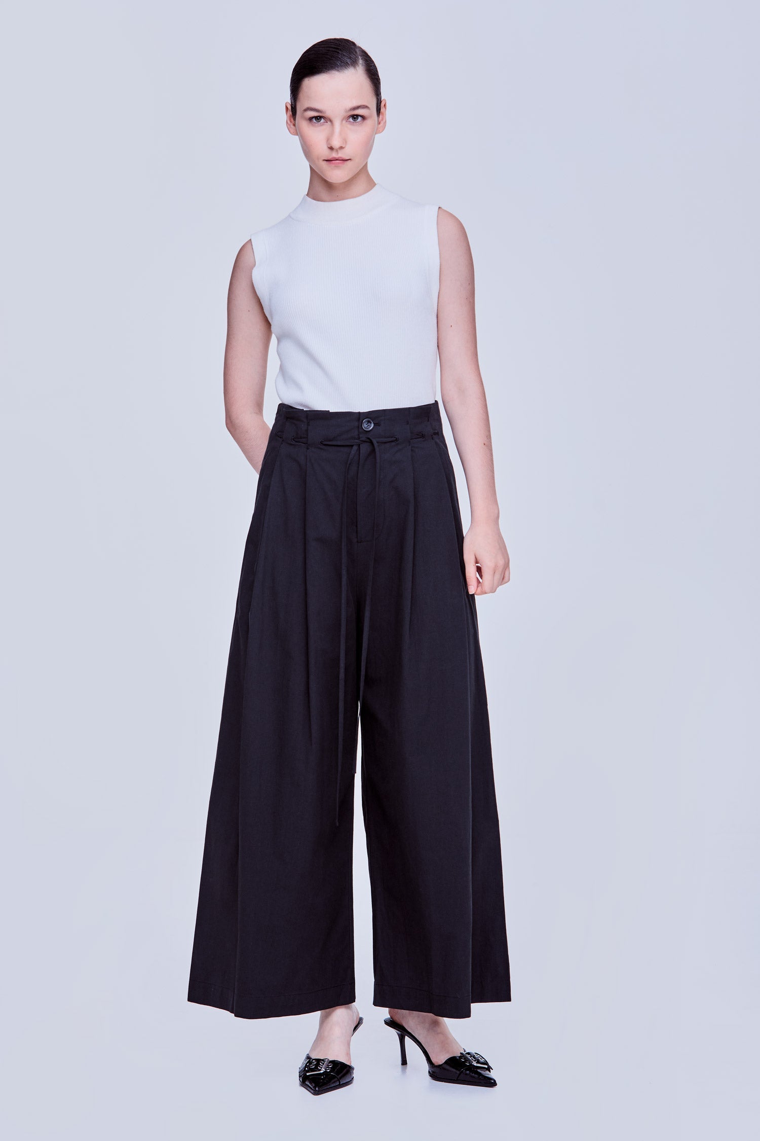 color:NOIR