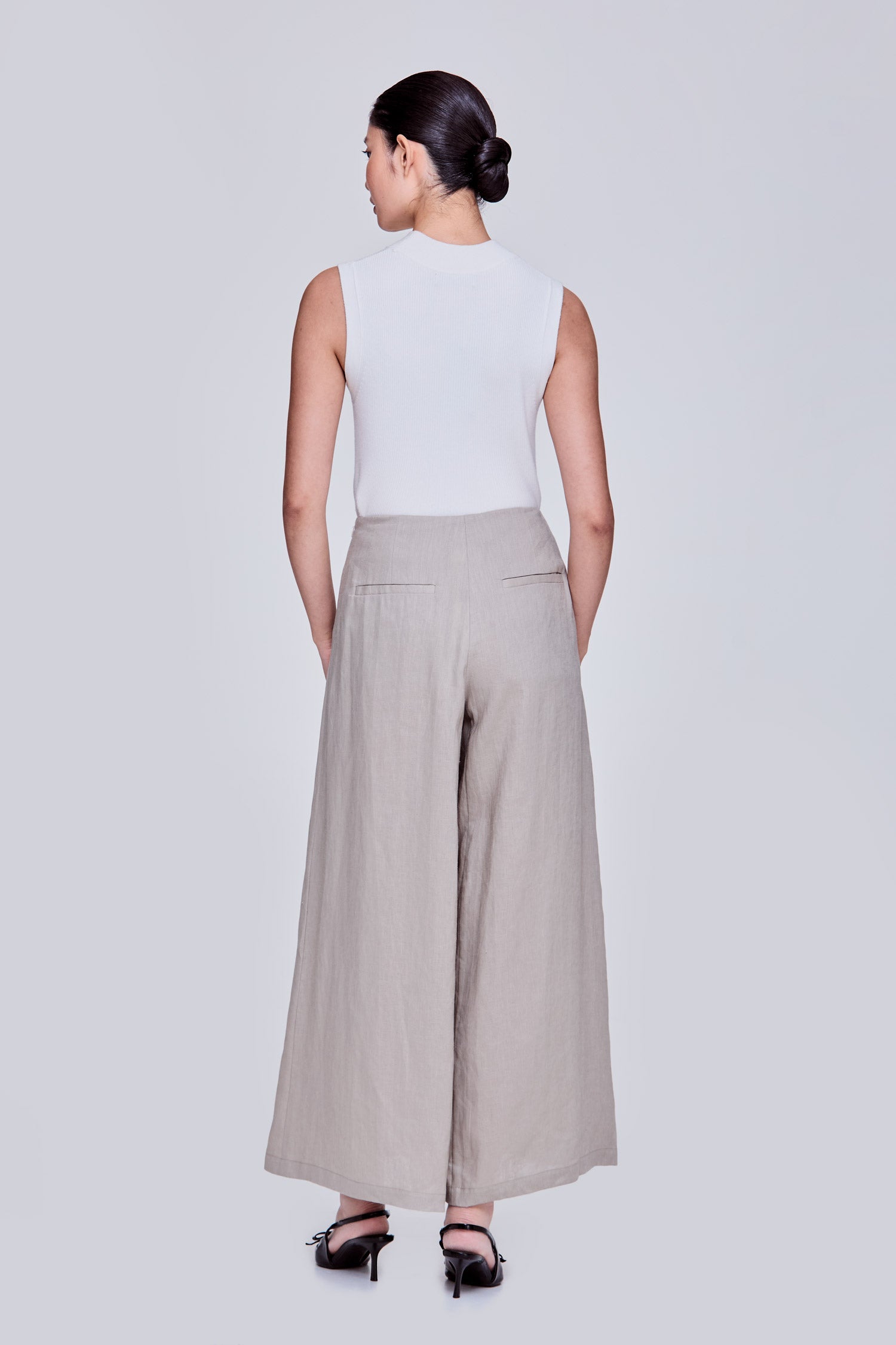 color:GREY BEIGE