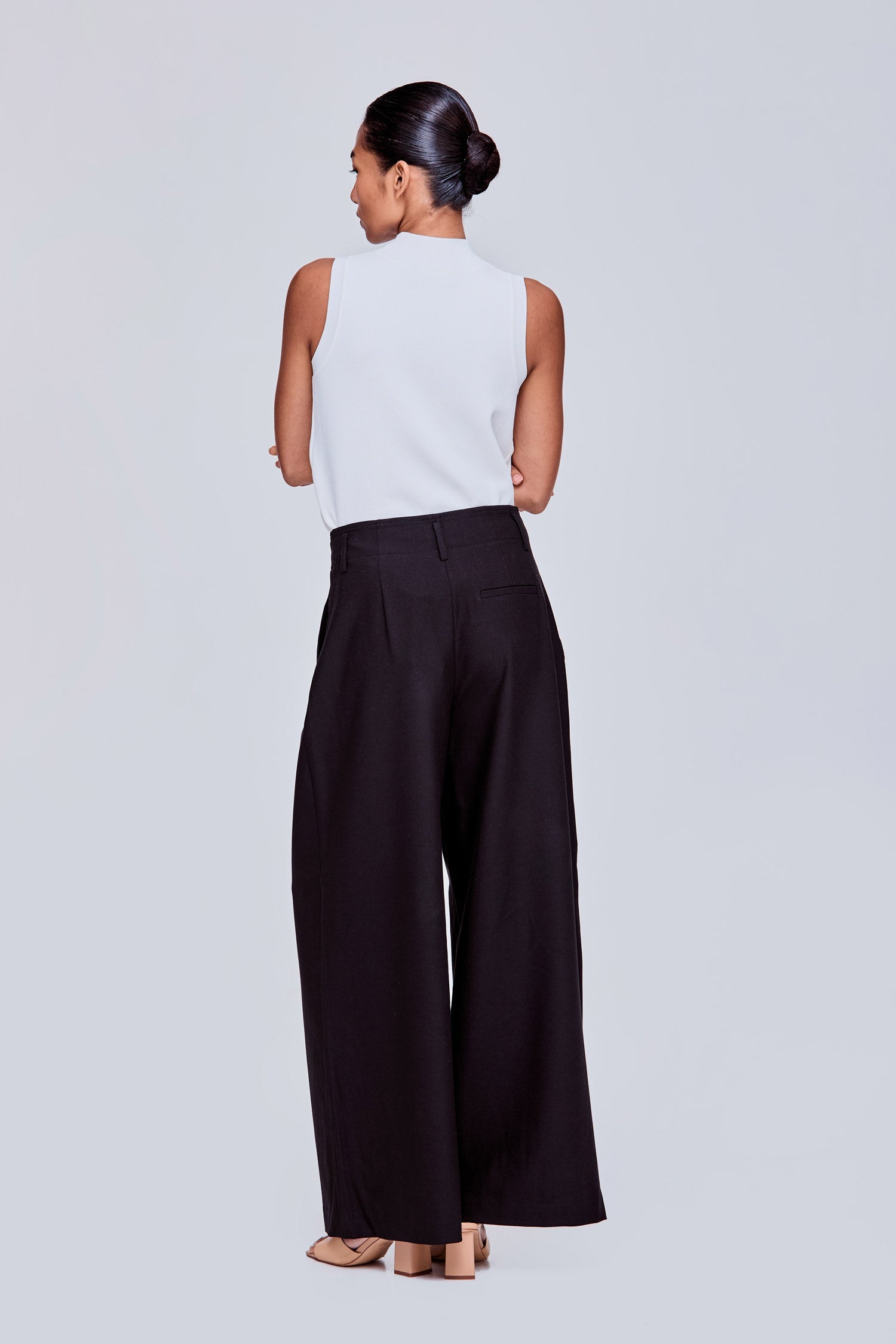 color:NOIR