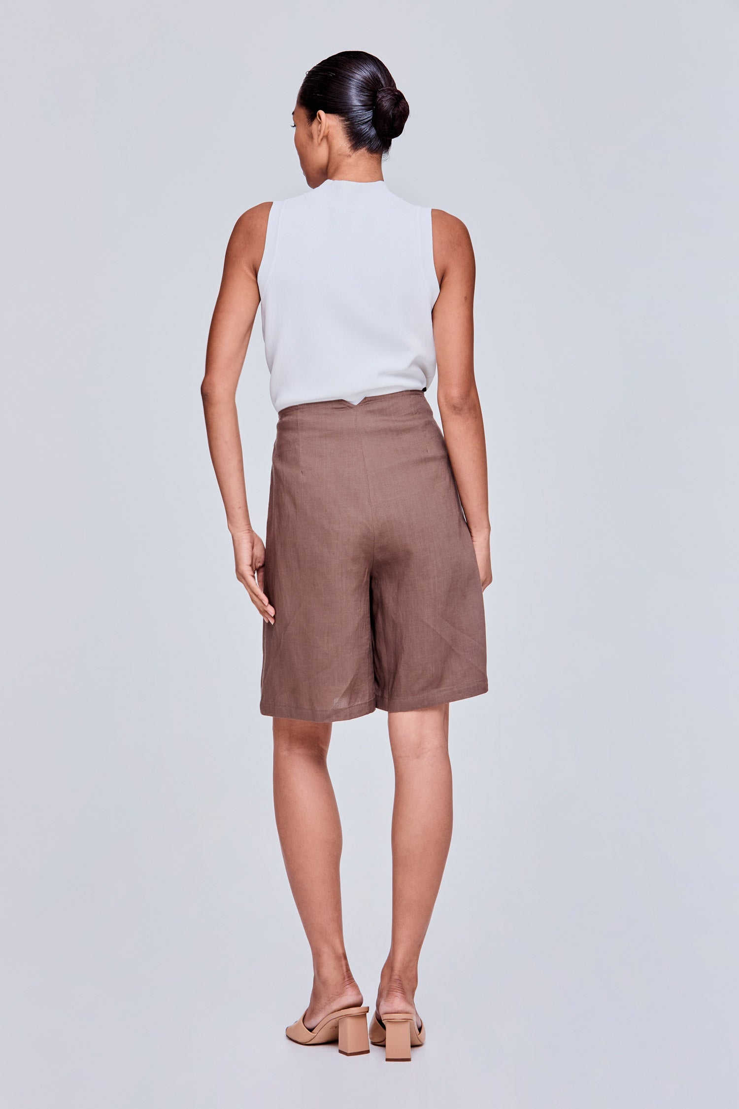 color:DARK BROWN