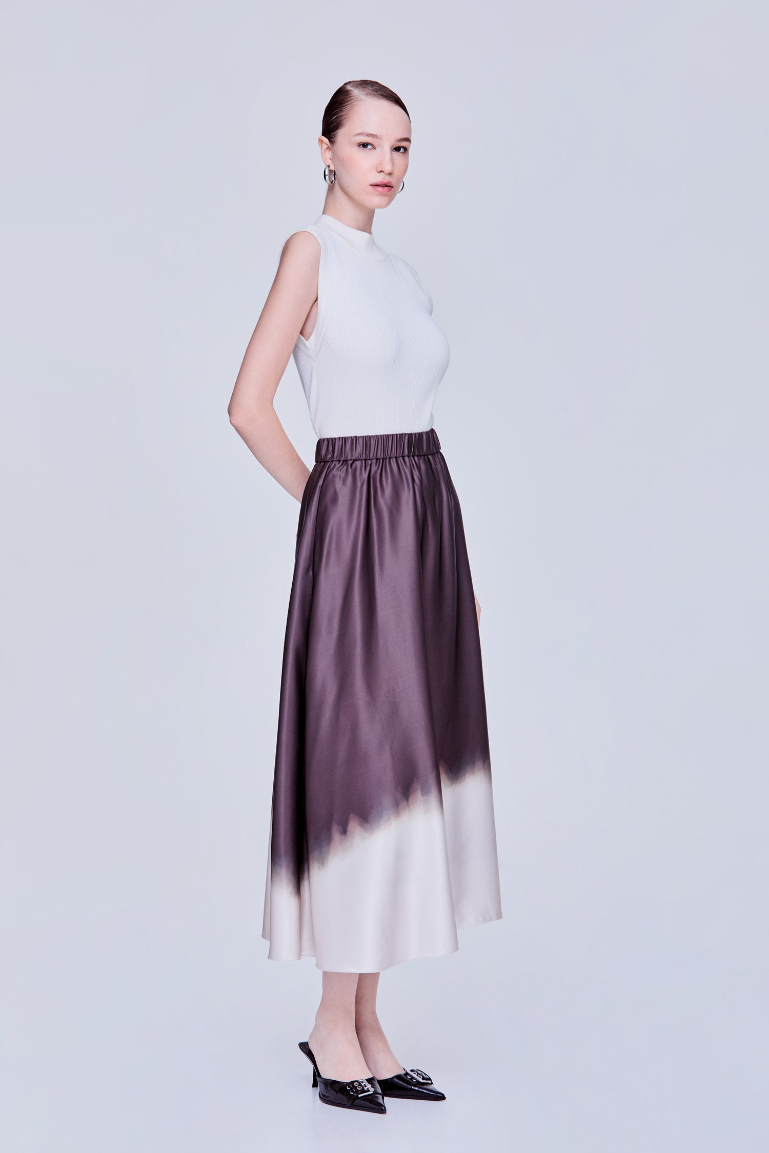 color:DARK BROWN