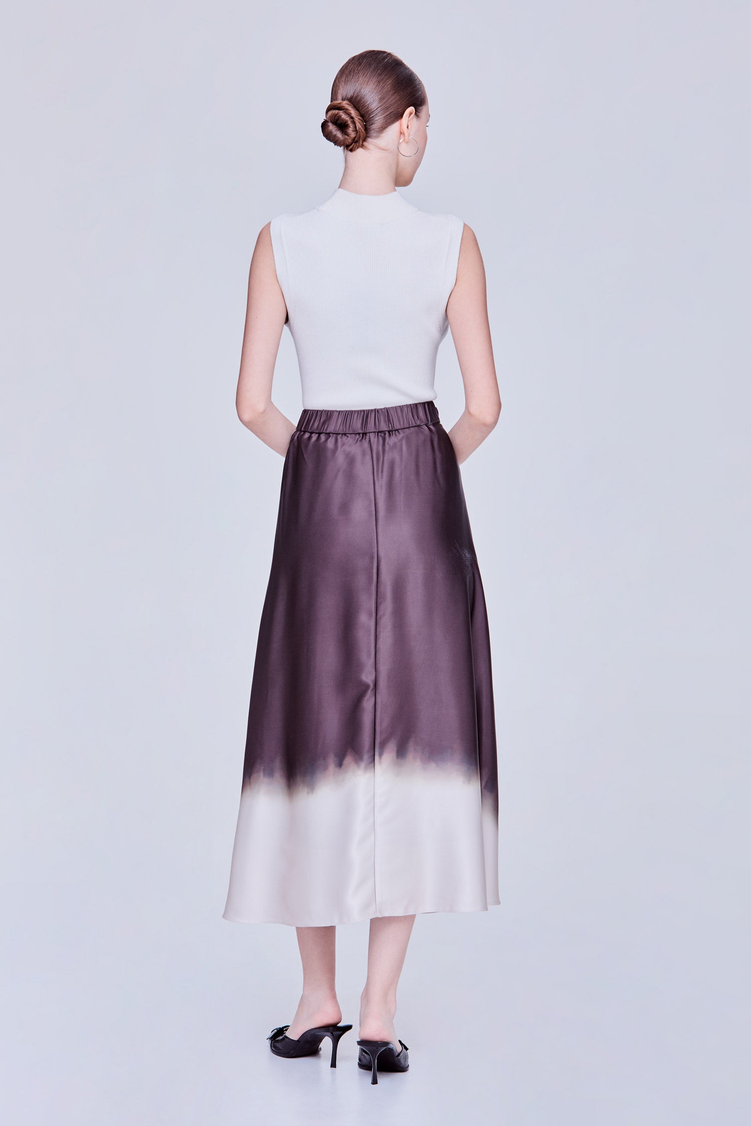 color:DARK BROWN